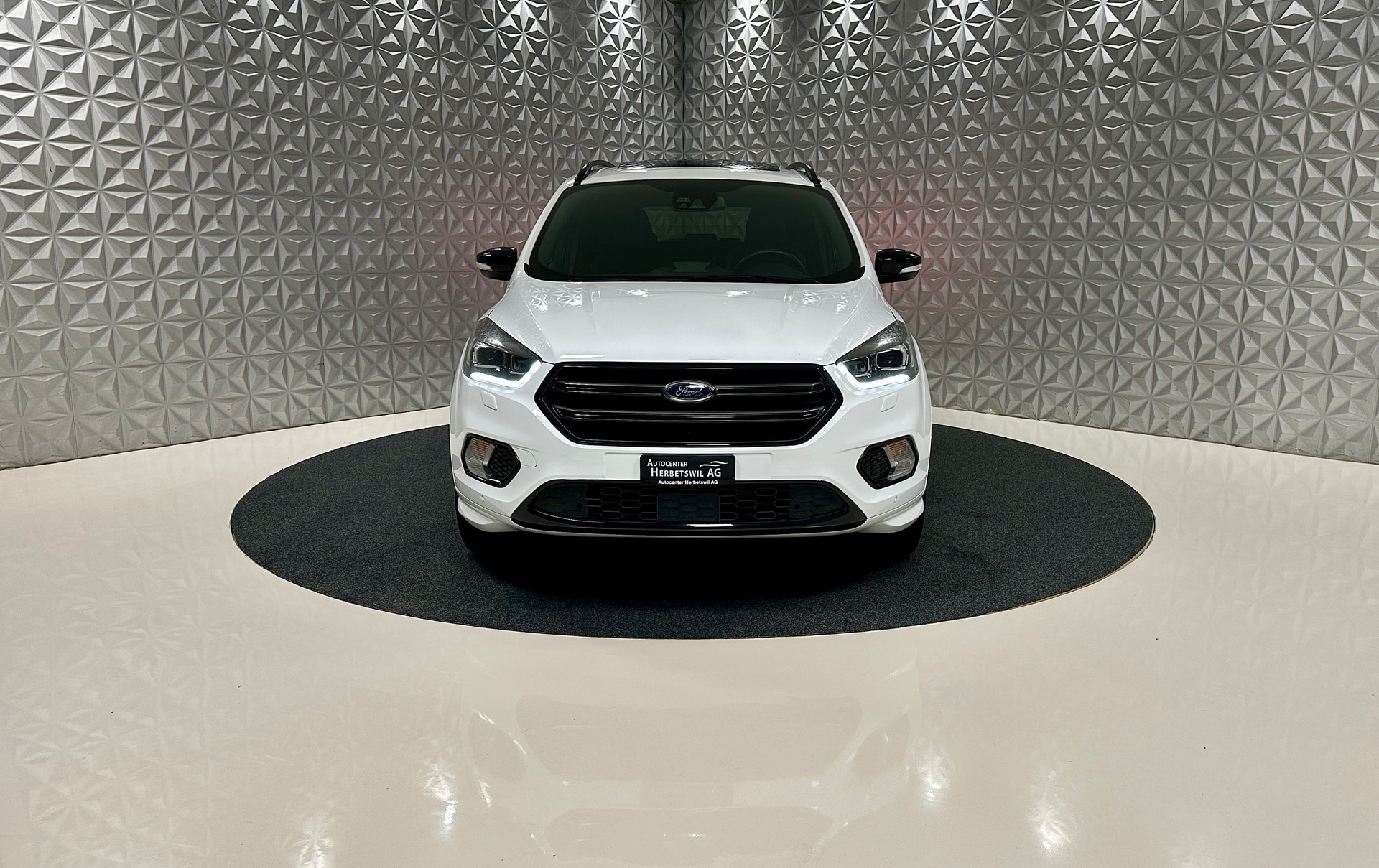 FORD Kuga 2.0 TDCi ST Line High 4WD PowerShift-image-1
