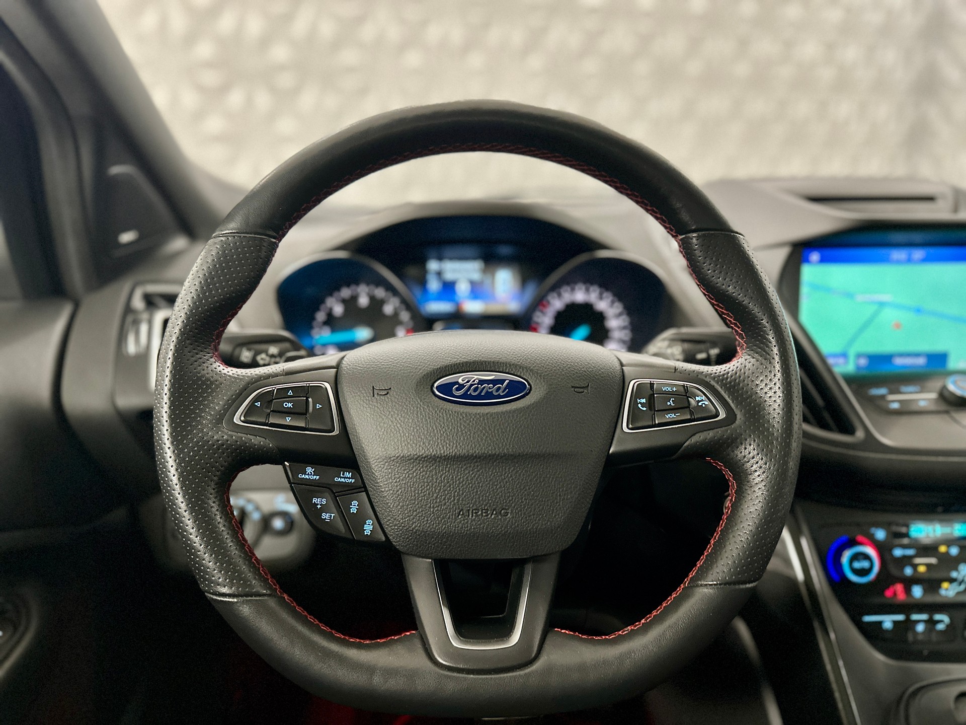 FORD Kuga 2.0 TDCi ST Line High 4WD PowerShift-image-22