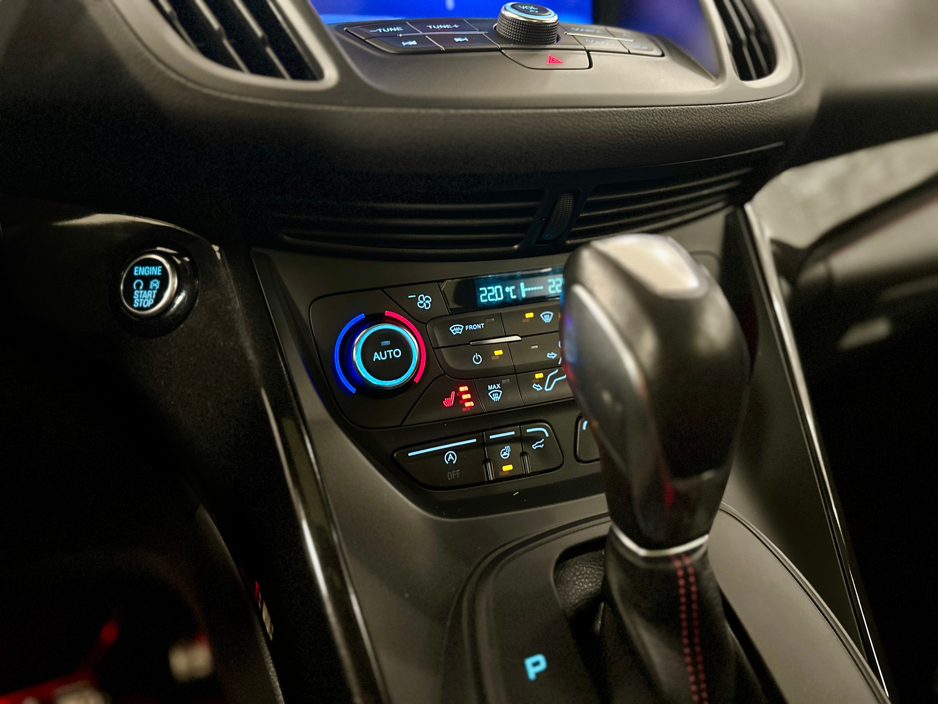 FORD Kuga 2.0 TDCi ST Line High 4WD PowerShift-image-19