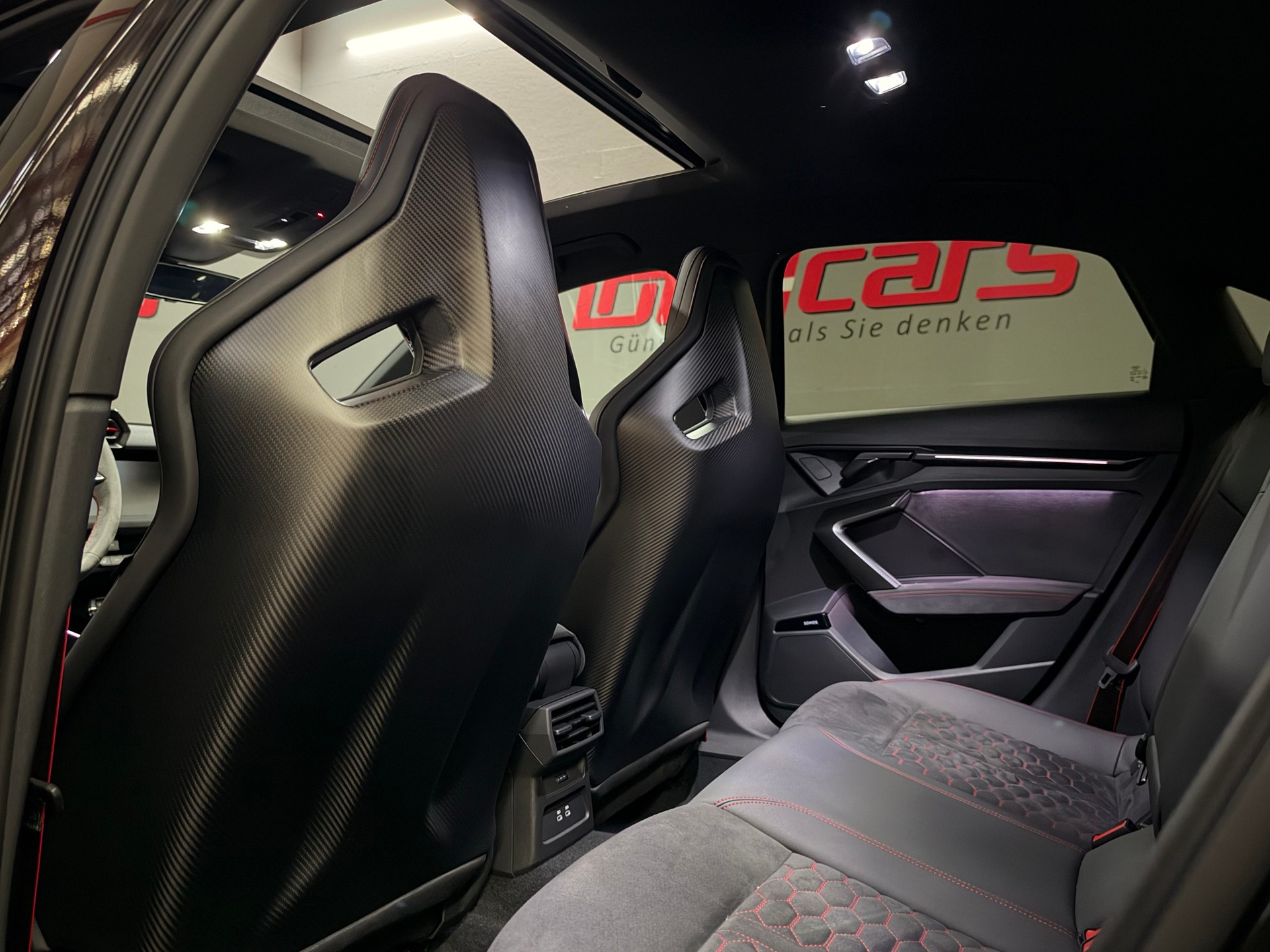 AUDI RS3 Limousine 2.5 TSI quattro S-tronic-image-15