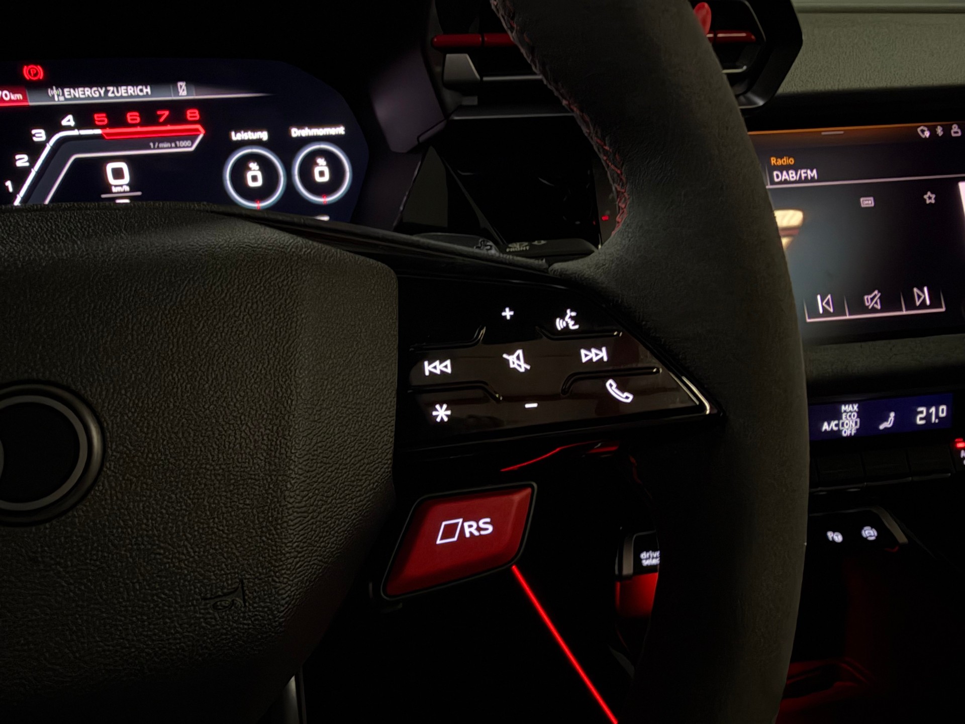 AUDI RS3 Limousine 2.5 TSI quattro S-tronic-image-25
