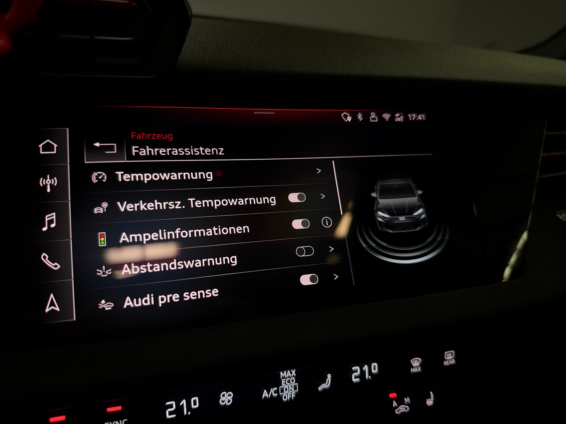AUDI RS3 Limousine 2.5 TSI quattro S-tronic-image-30
