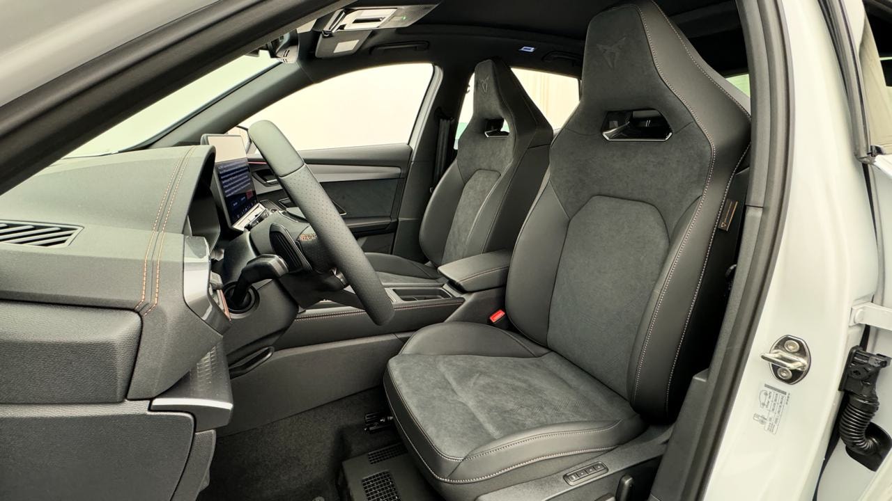 CUPRA Formentor 2.0TSI VZ Black Edtion-image-4