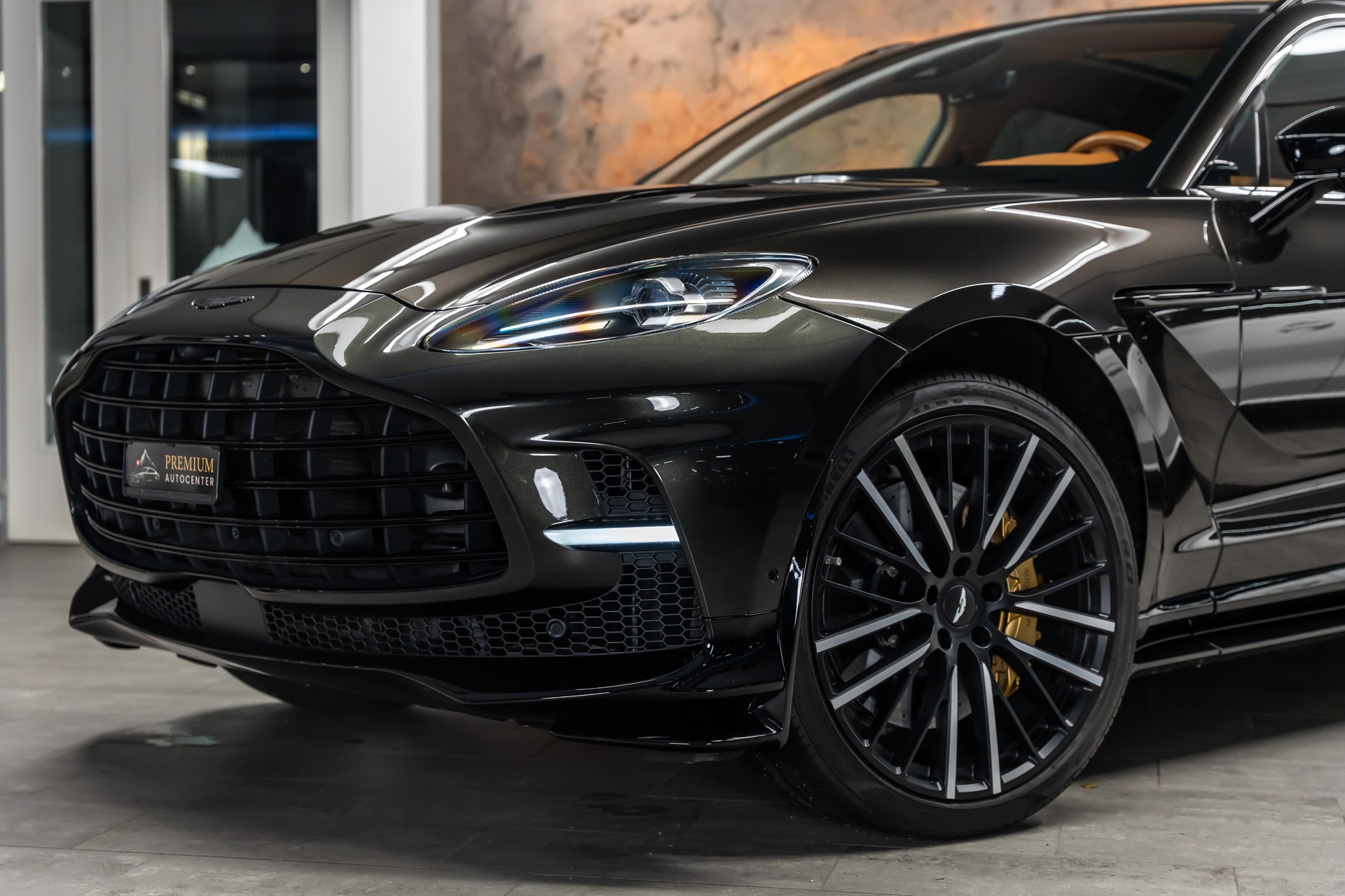 ASTON MARTIN DBX 707 4.0 V8 Bi-Turbo *Sonderlackierung*Garantie*23"*-showroom-element-1