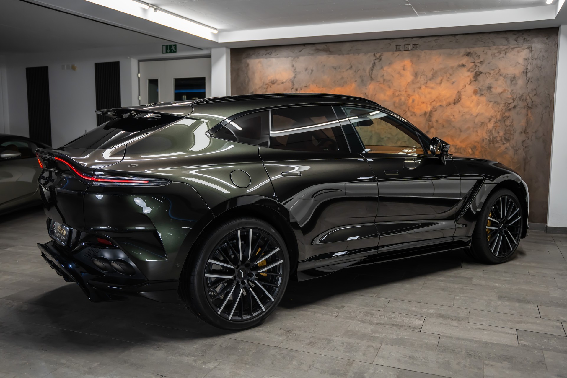 ASTON MARTIN DBX 707 4.0 V8 Bi-Turbo *Sonderlackierung*Garantie*23"*-image-6
