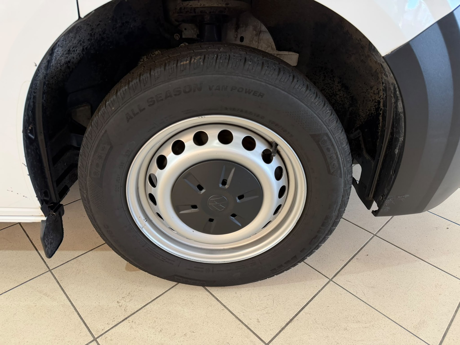 VW Transporter 2.0 TDI Lang-image-4