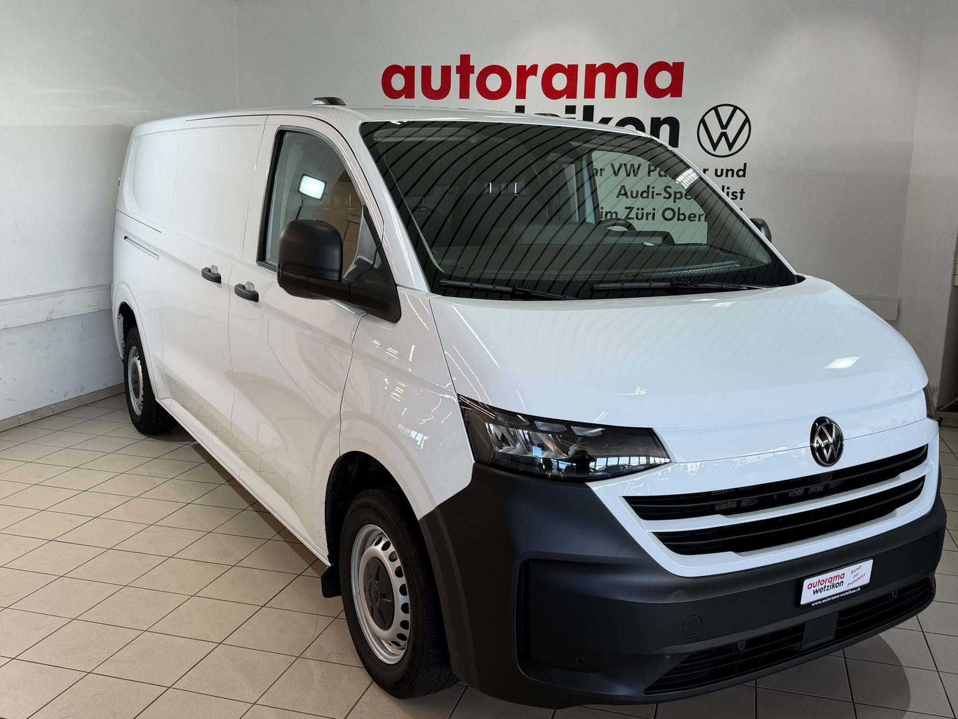 VW Transporter 2.0 TDI Lang-image-0