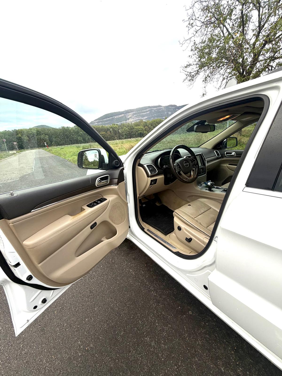 JEEP 3.0 CRD 250 Overland-image-6