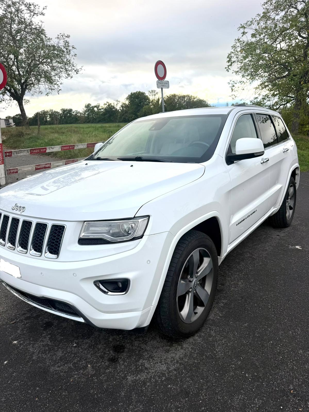 JEEP 3.0 CRD 250 Overland-image-1