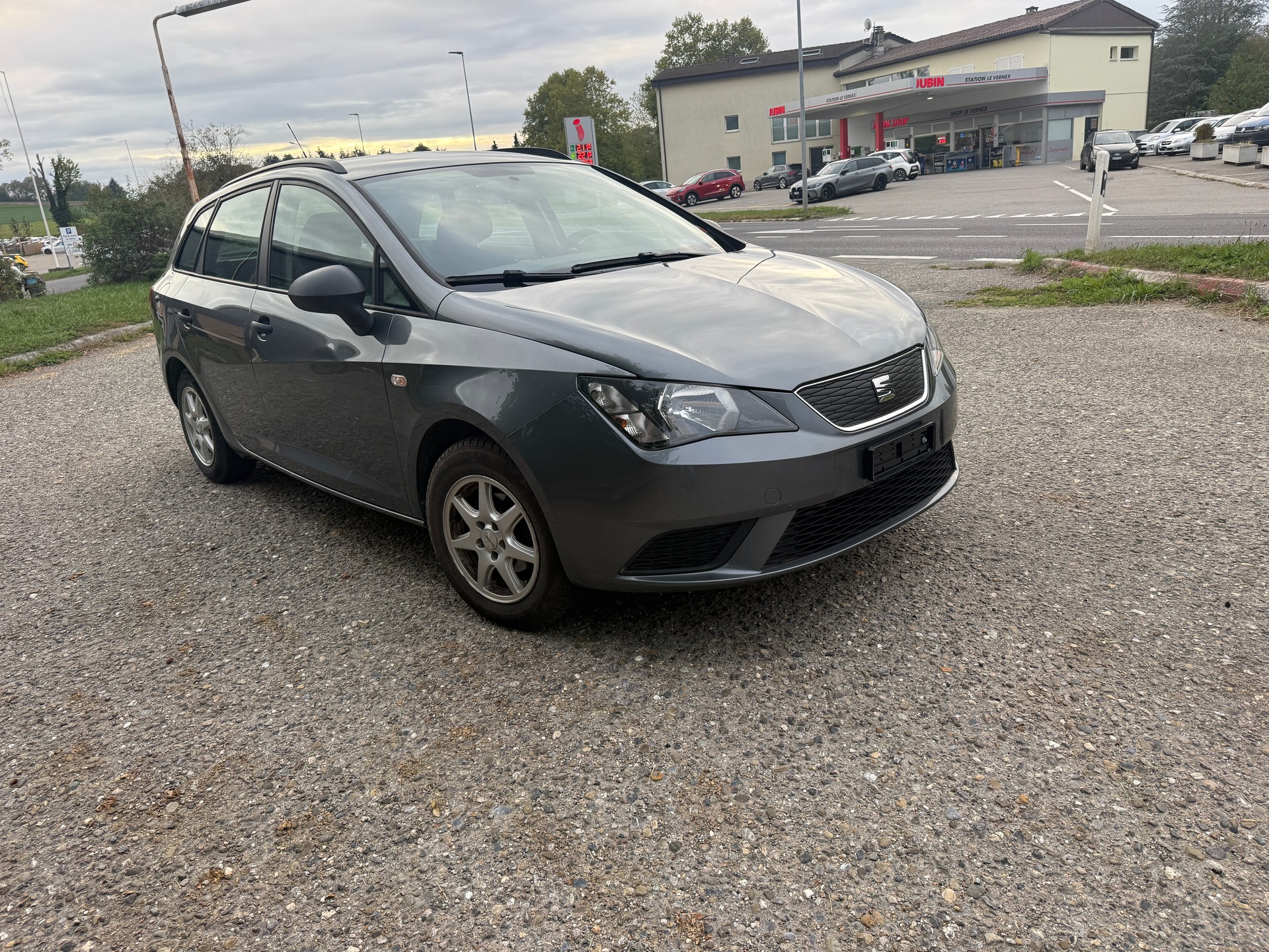 SEAT Leon ST 1.2 TSI Entry-image-1