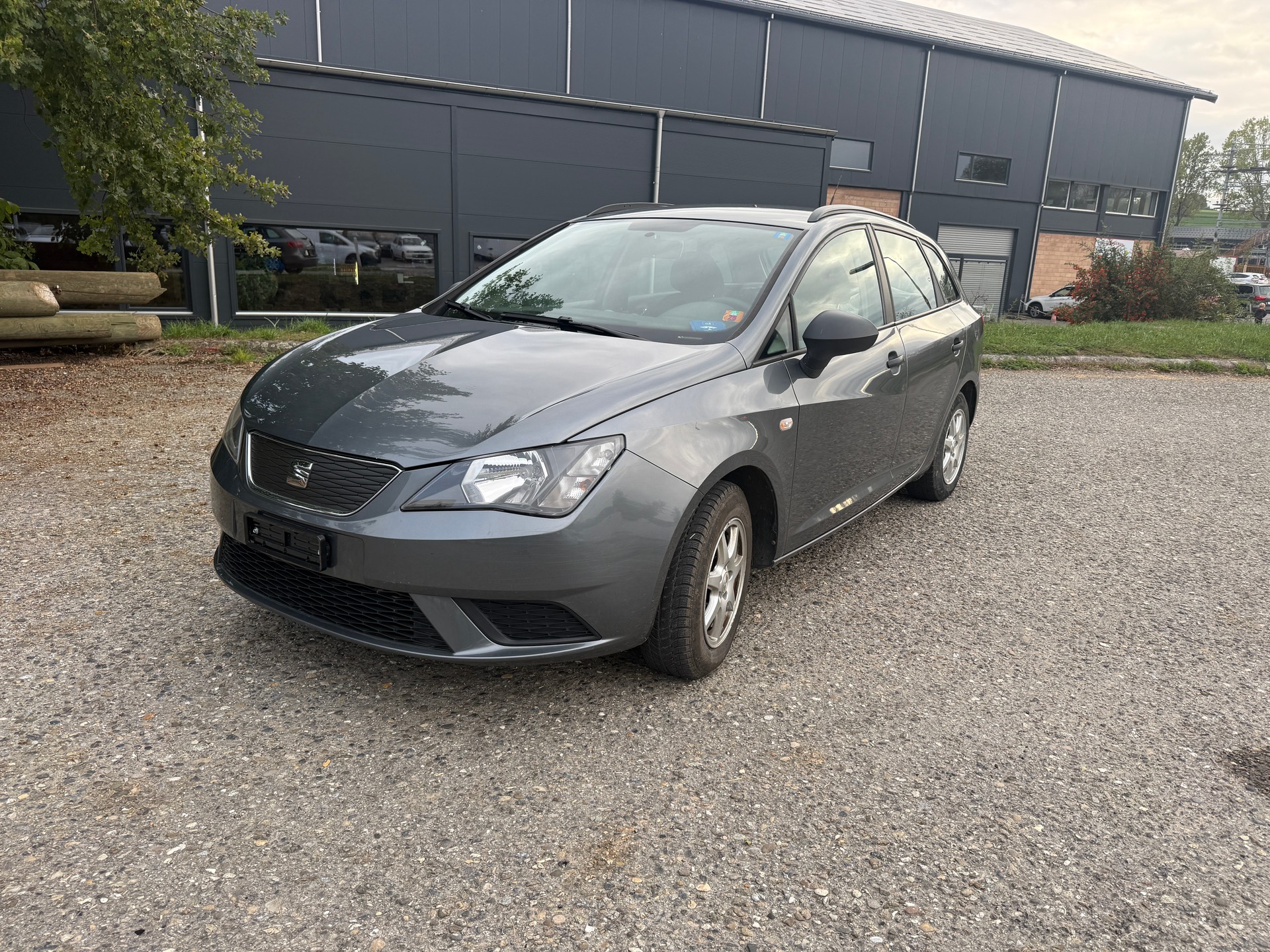 SEAT Leon ST 1.2 TSI Entry-image-2