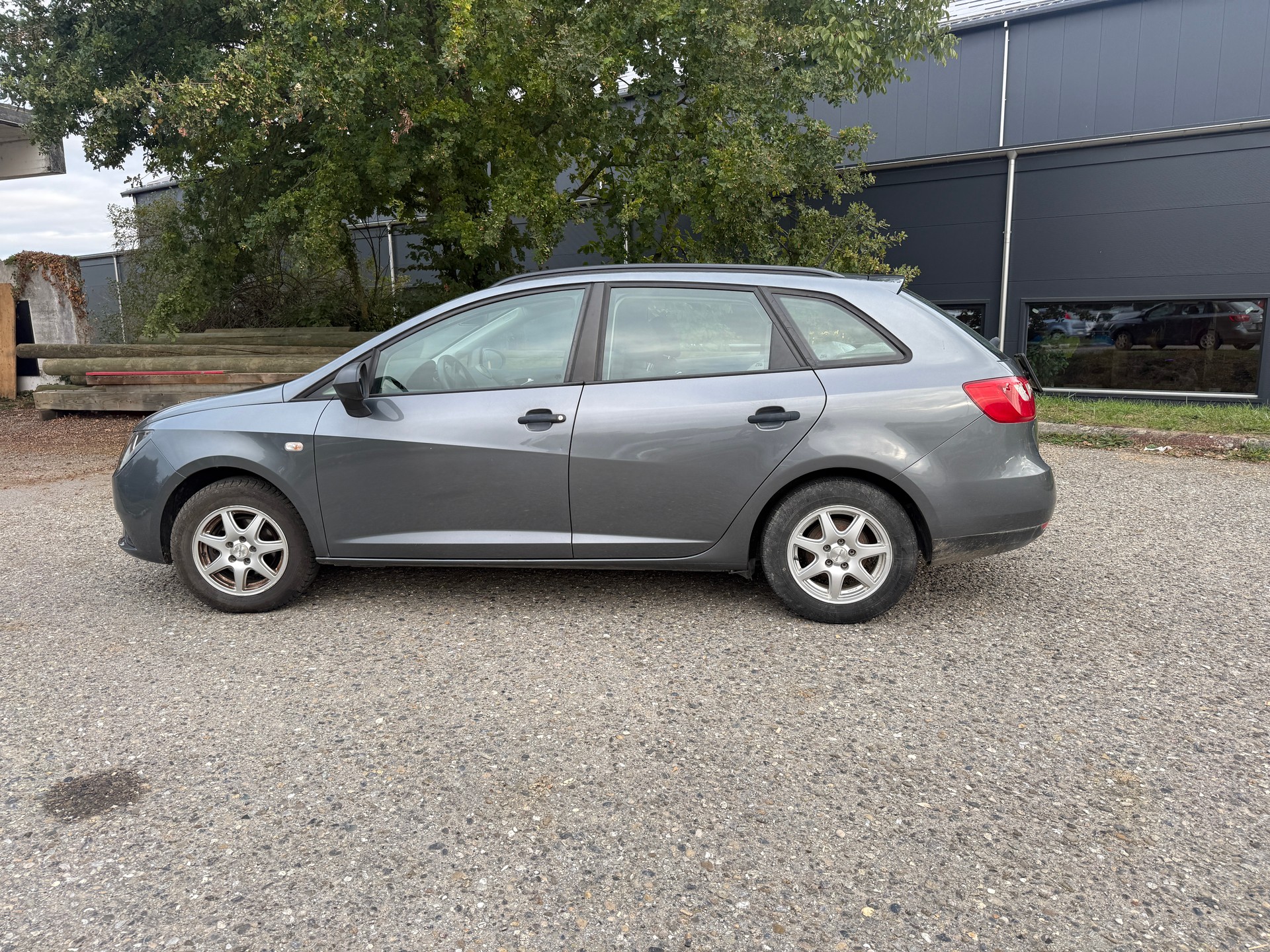 SEAT Leon ST 1.2 TSI Entry-image-6