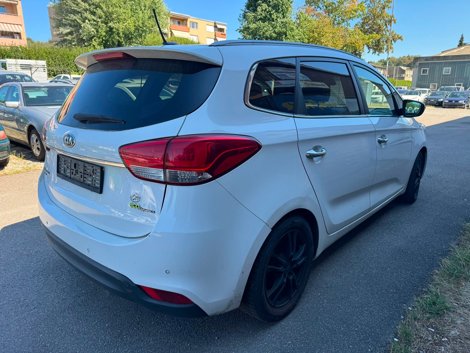 KIA Carens 1.7 CRDi Style-image-1