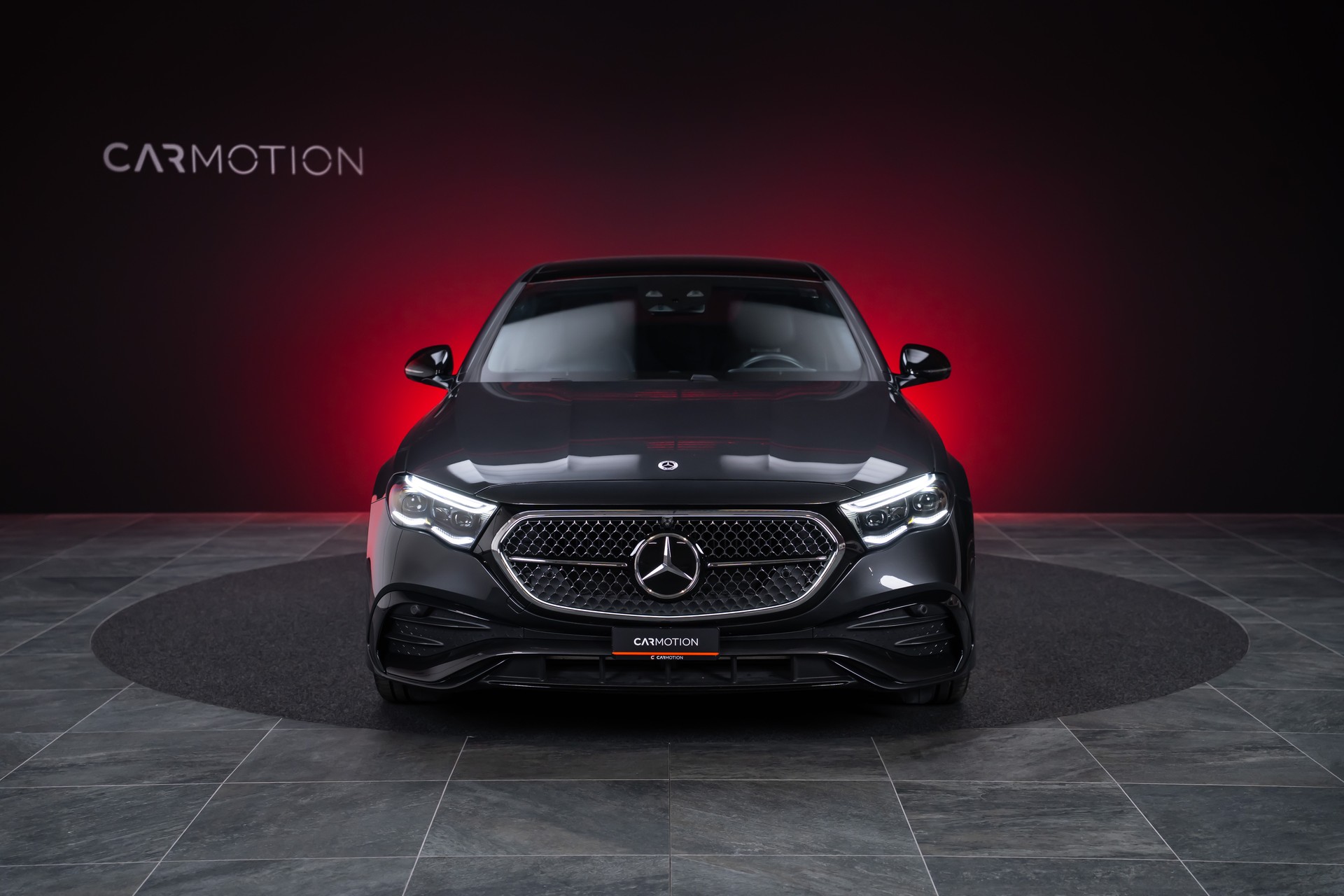 MERCEDES-BENZ E 220 d AMG Line Limousine / Hyperscreen / Panorama-Schiebedach / Burmester-showroom-element-1