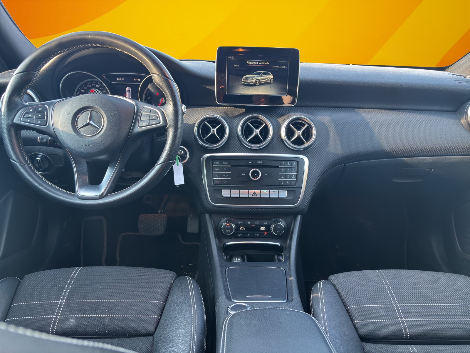 MERCEDES-BENZ A 200 Night Star 7G-DCT-image-8