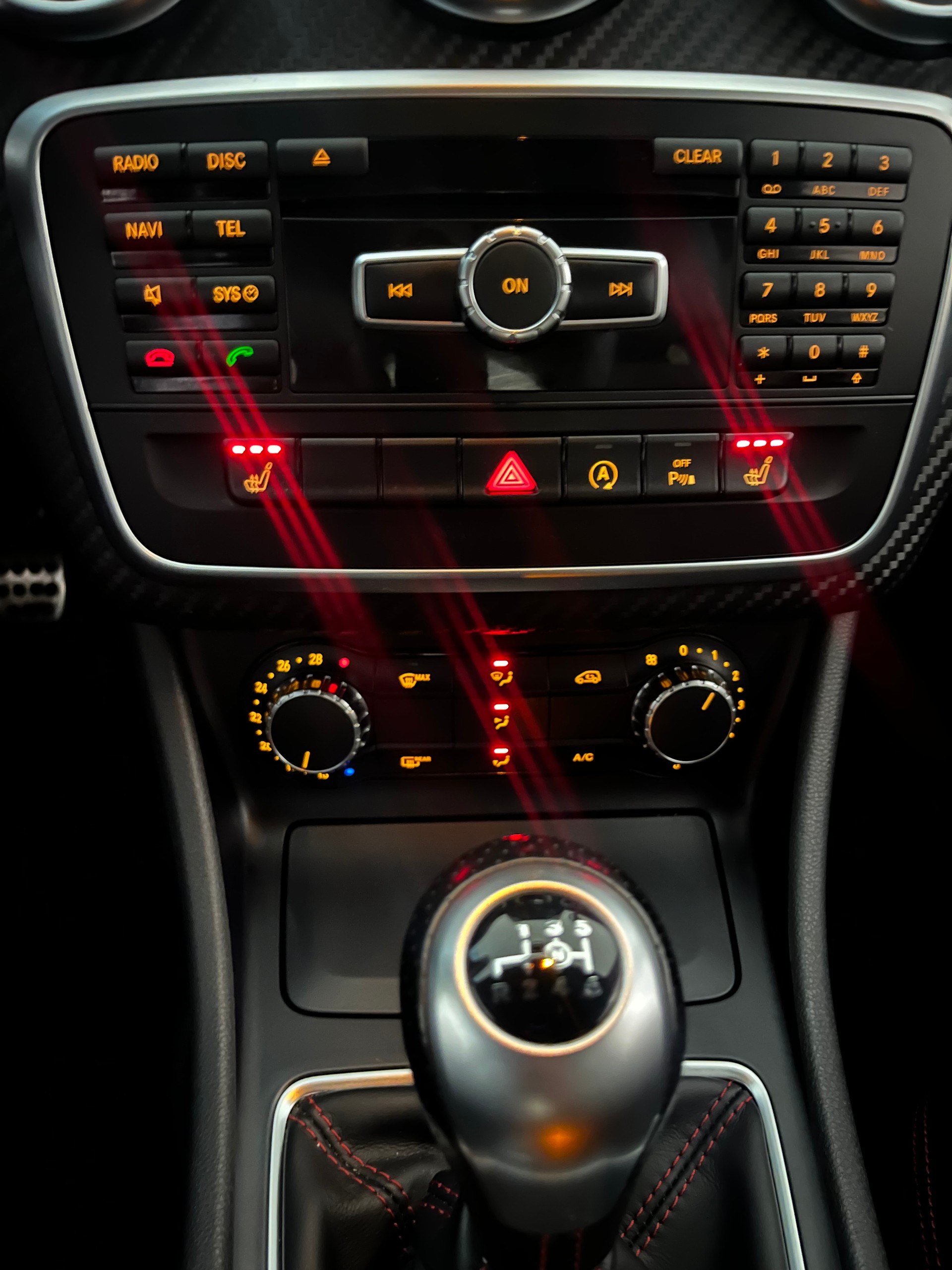 MERCEDES-BENZ A 180 AMG Line-image-11