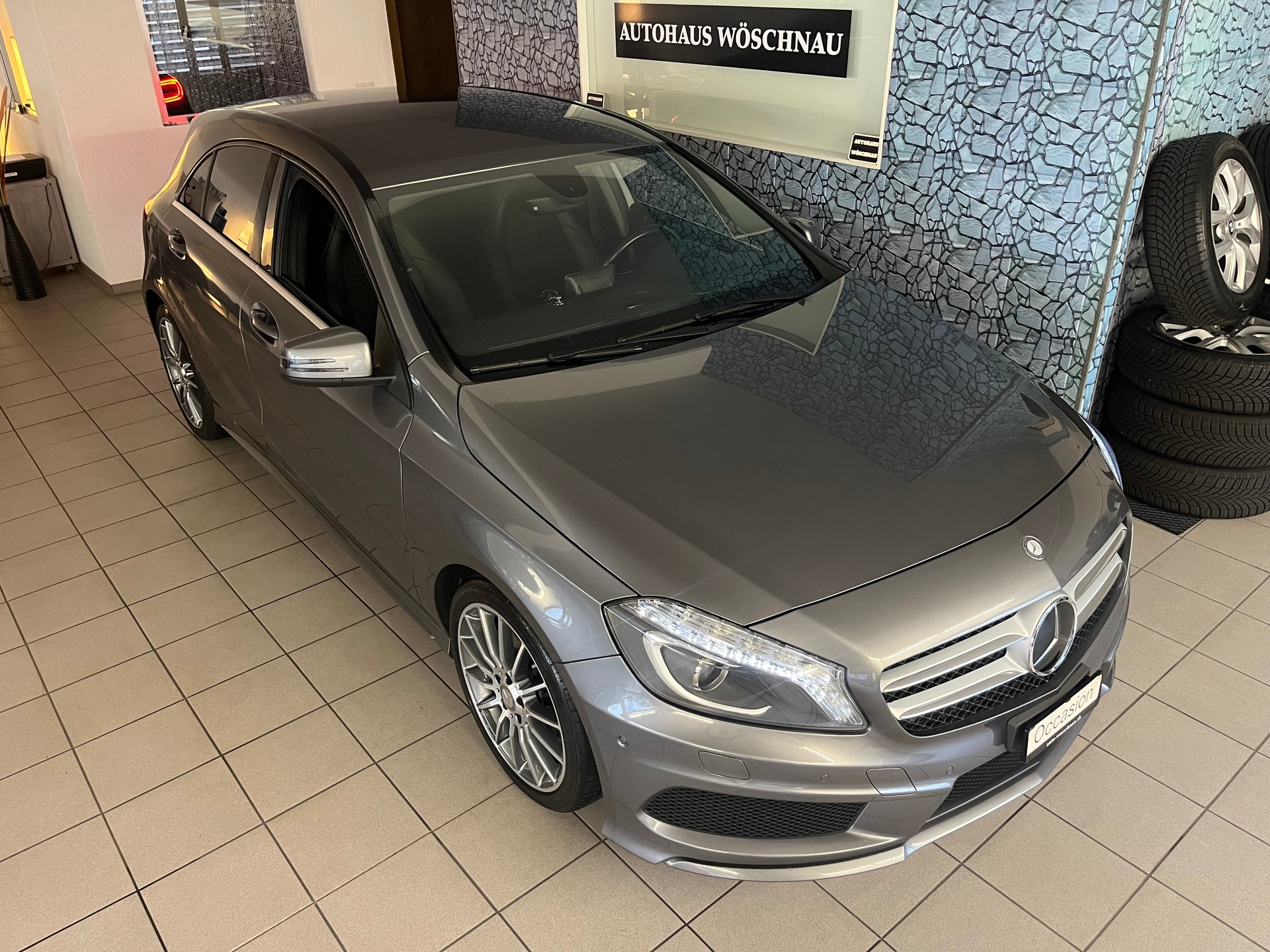 MERCEDES-BENZ A 180 AMG Line-image-6