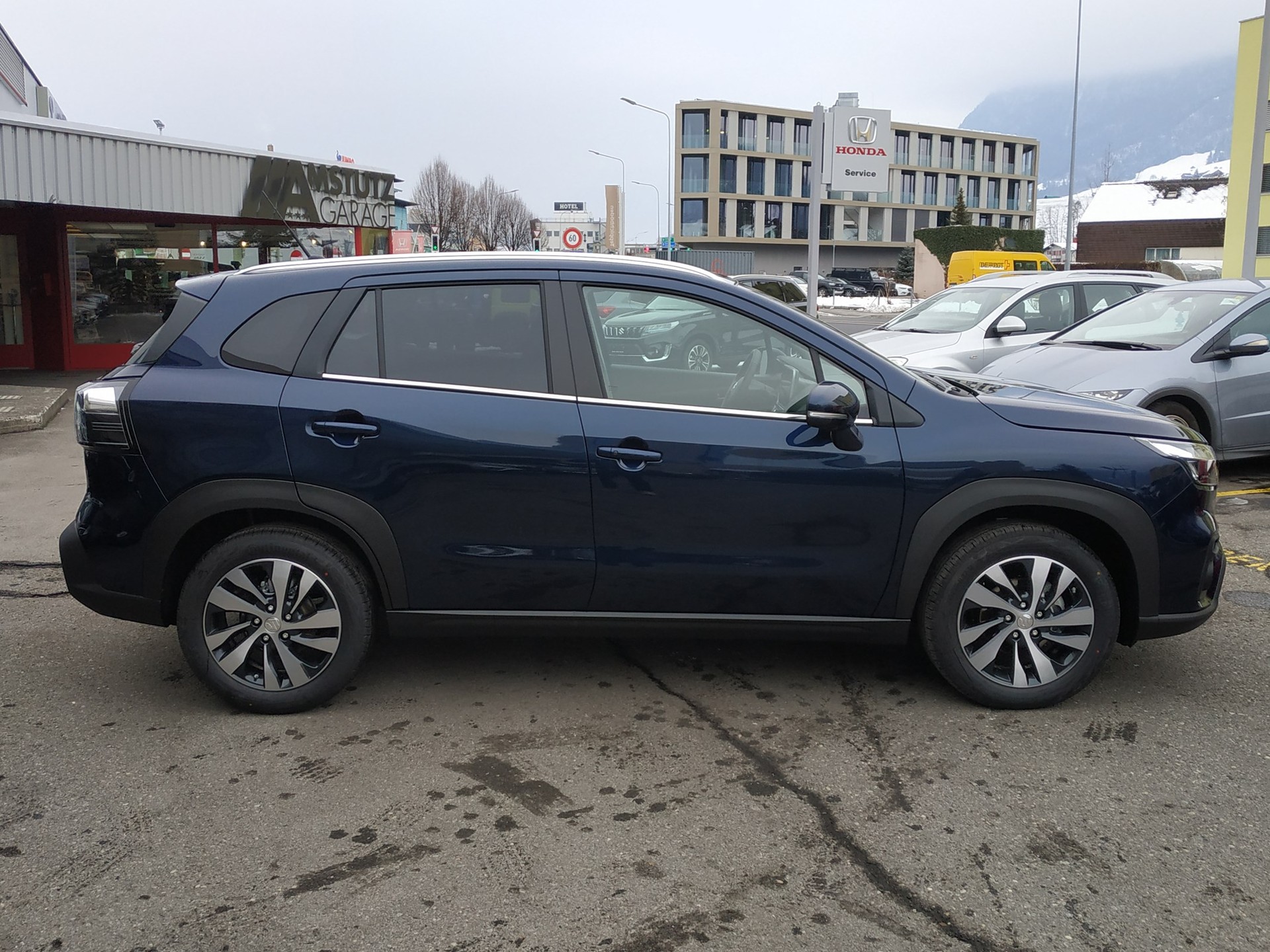 SUZUKI S-Cross 1.4 16V Compact Top Hybrid 4WD-image-5