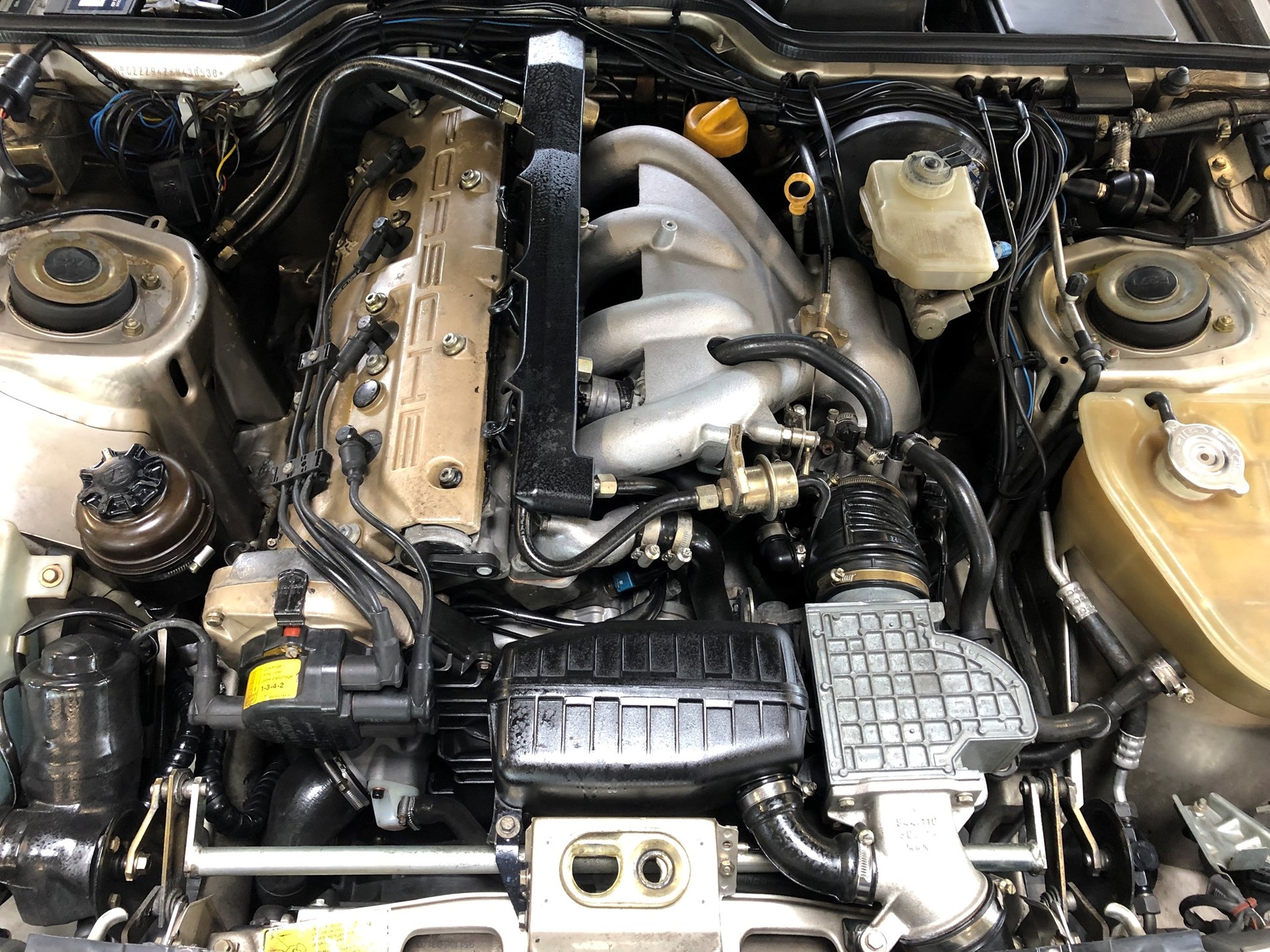 PORSCHE 944 S2 Cabriolet-image-23