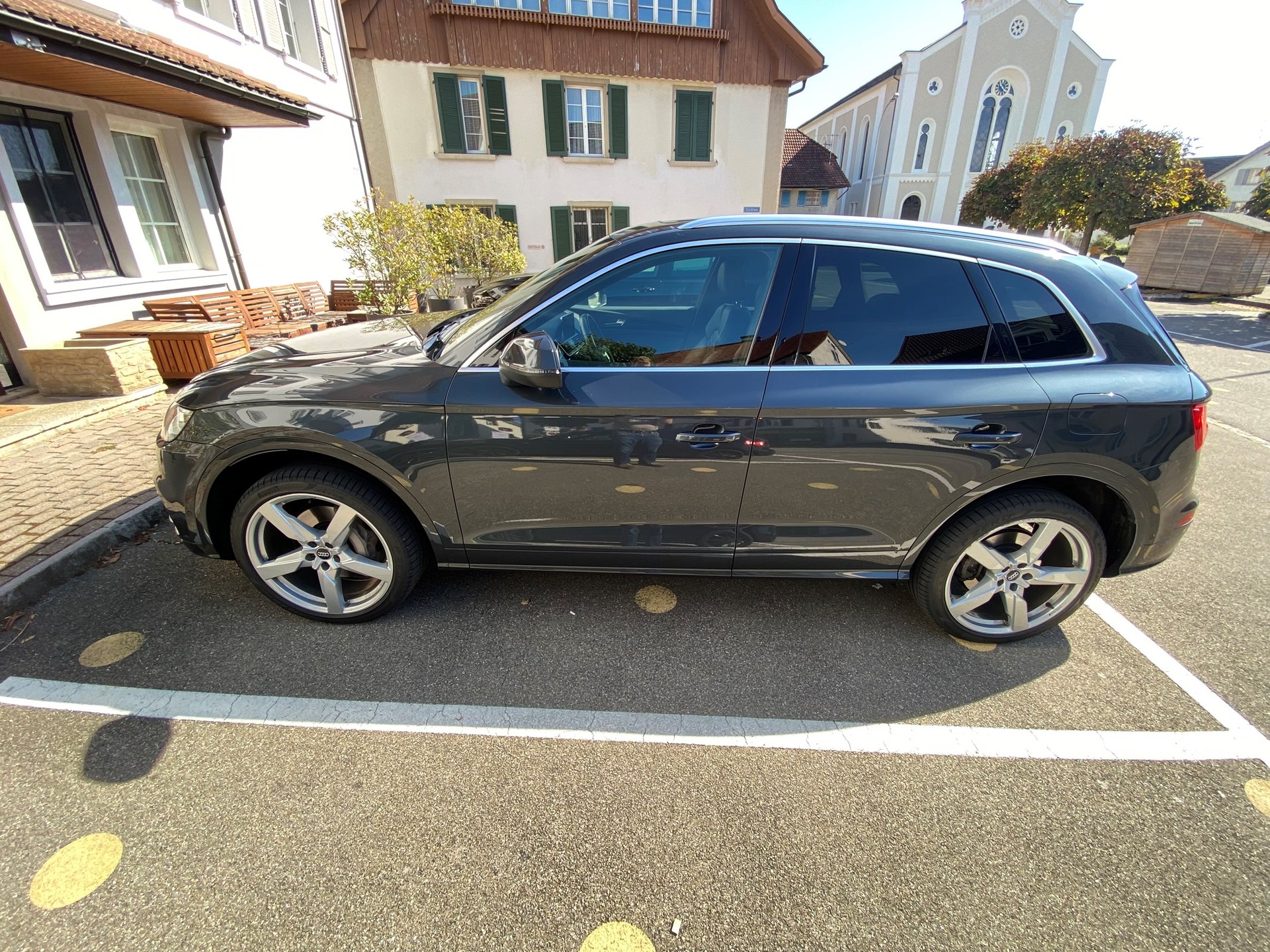 AUDI Q5 55 TFSI e quattro-image-2