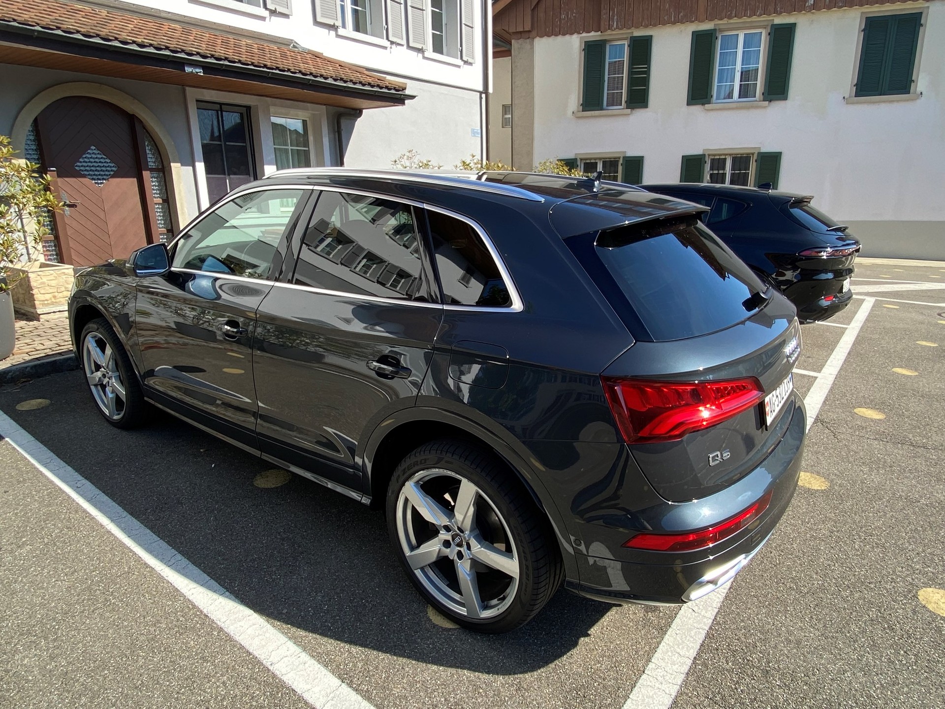AUDI Q5 55 TFSI e quattro-image-3