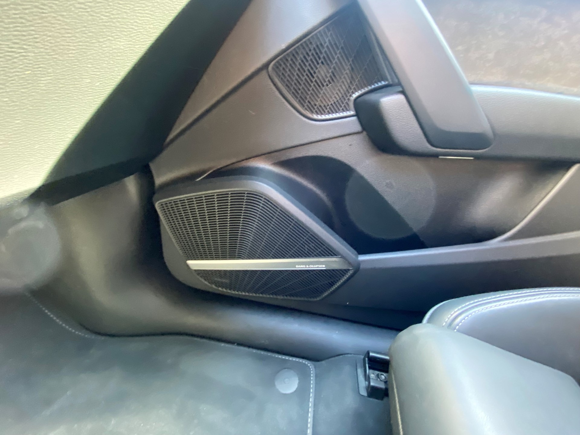 AUDI Q5 55 TFSI e quattro-image-18