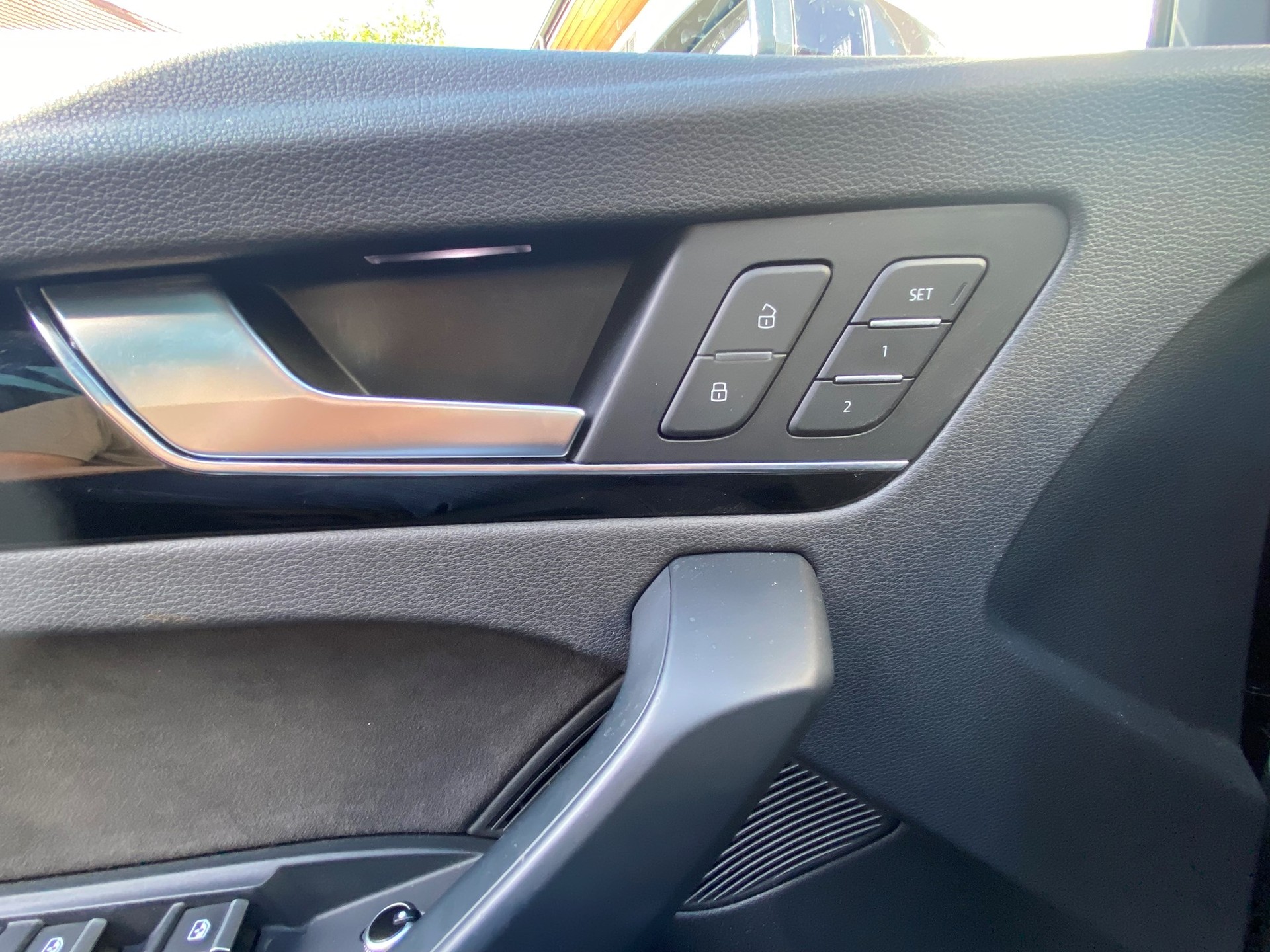 AUDI Q5 55 TFSI e quattro-image-19