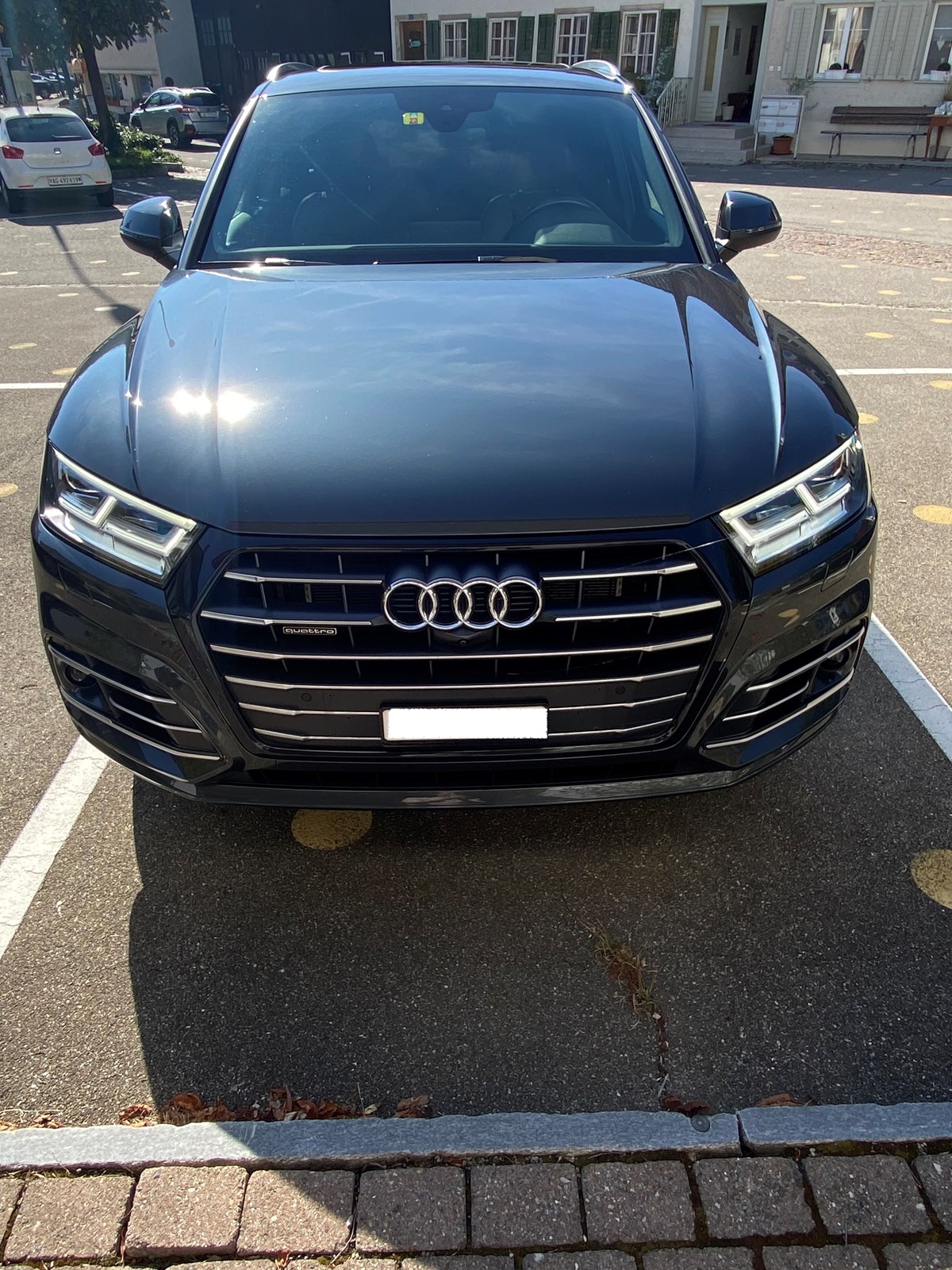 AUDI Q5 55 TFSI e quattro-image-6
