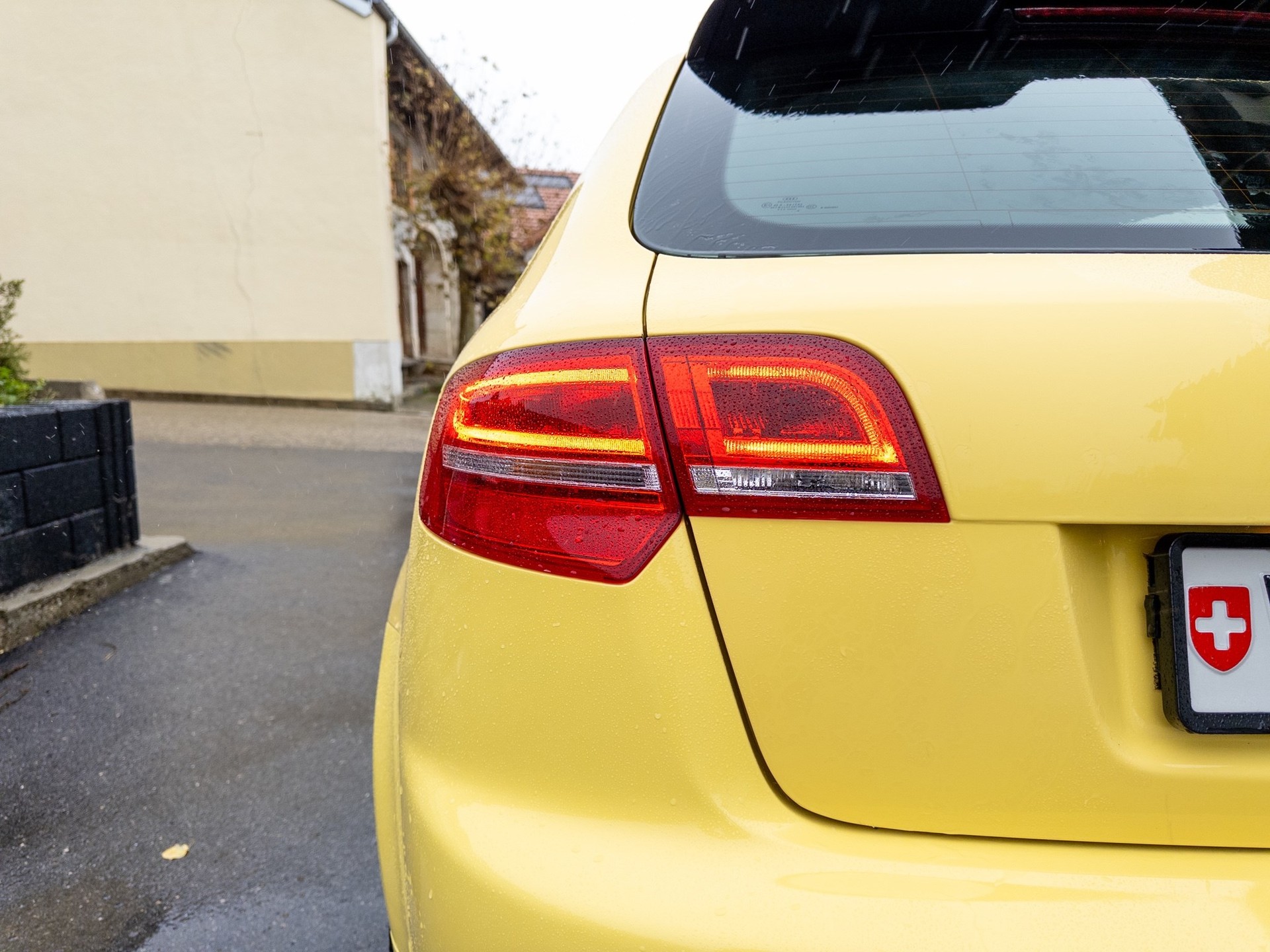 AUDI A3 Sportback 3.2 V6 Ambition quattro-image-6