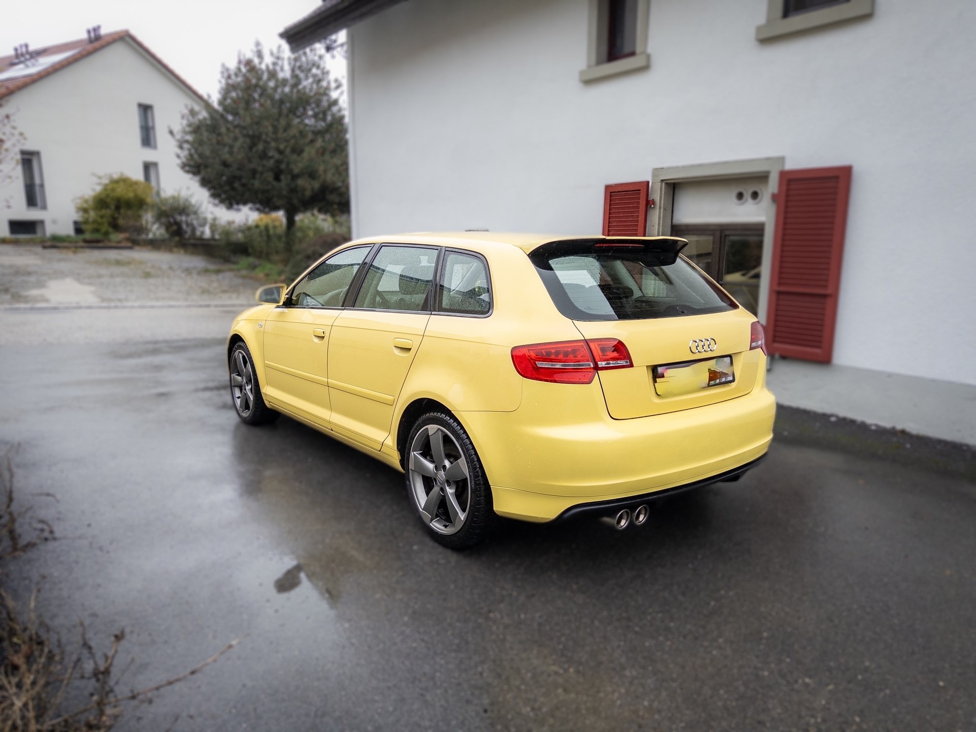AUDI A3 Sportback 3.2 V6 Ambition quattro-image-1