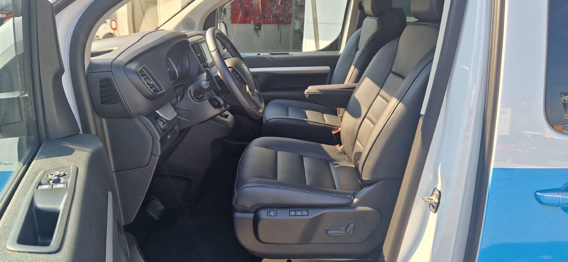 TOYOTA PROACE Verso L1 2.0 D VIP-image-3