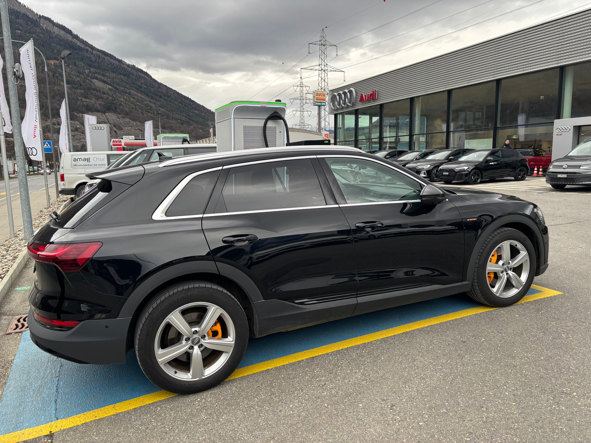 AUDI e-tron 50 quattro Premium-image-3