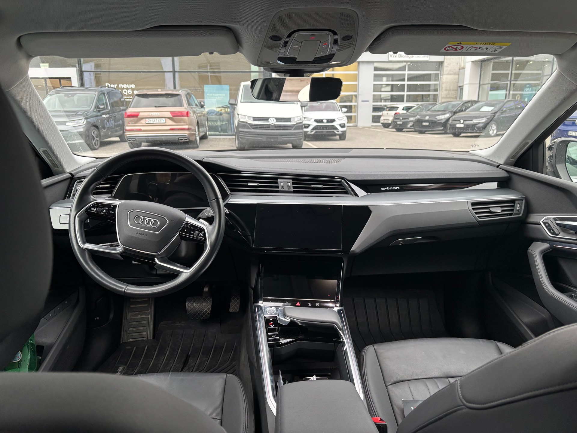 AUDI e-tron 50 quattro Premium-image-6