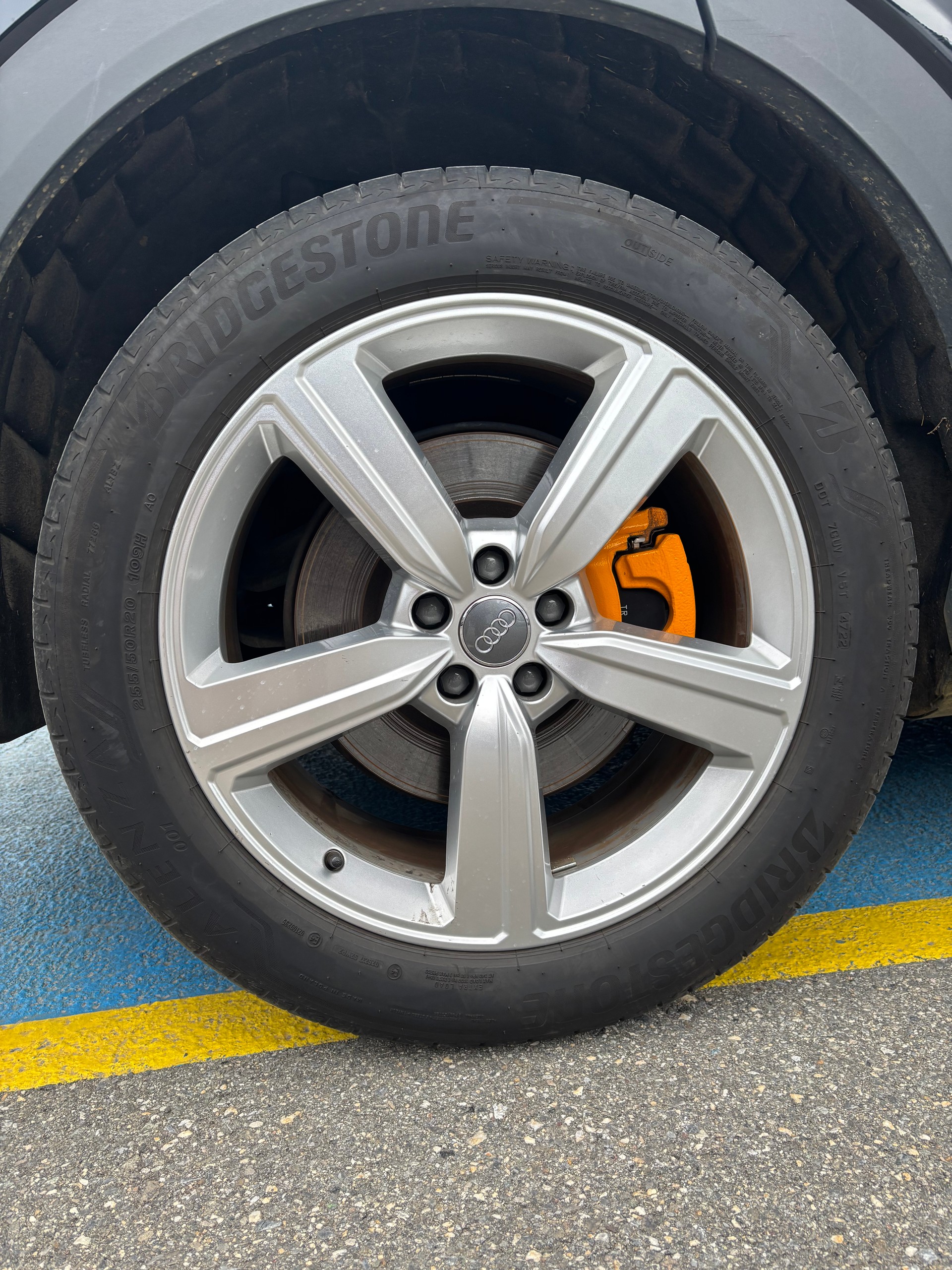 AUDI e-tron 50 quattro Premium-image-5