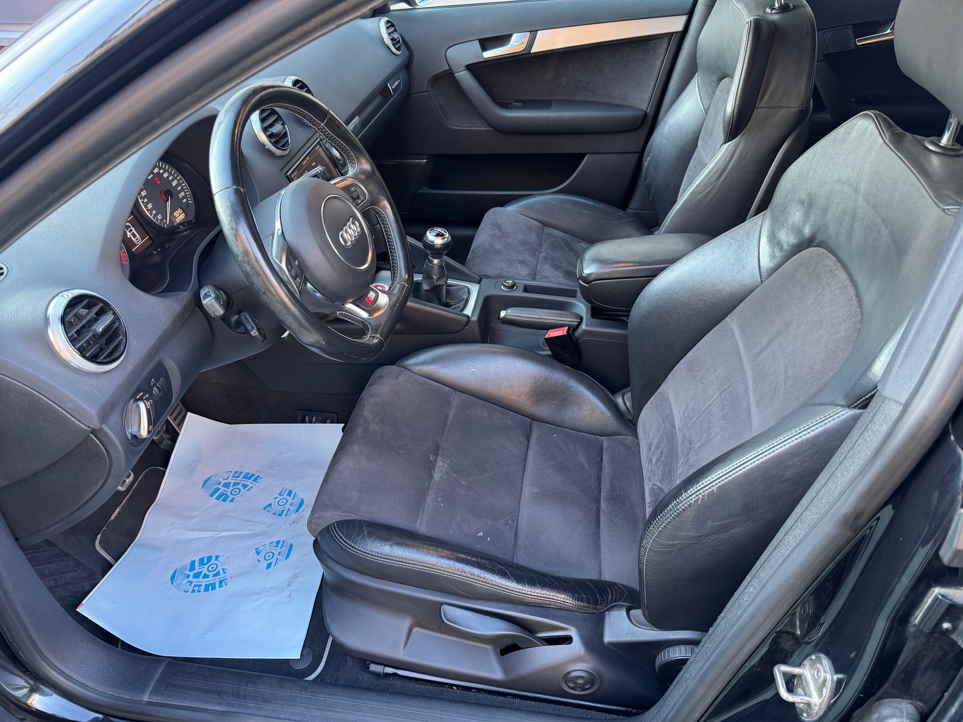 AUDI S3 Sportback 2.0 TFSI quattro-image-8