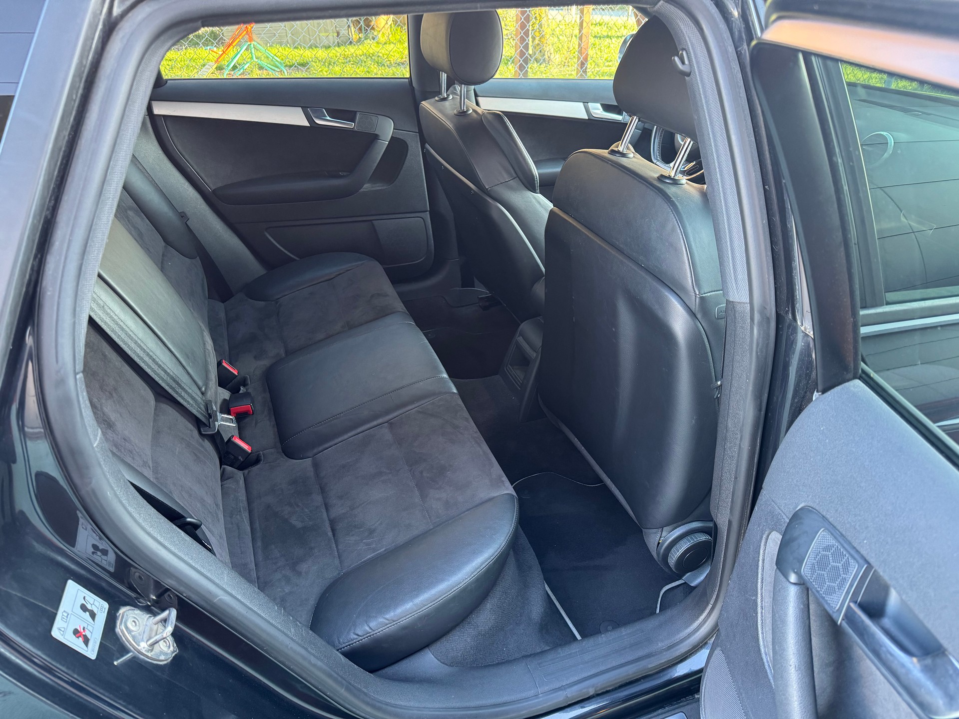 AUDI S3 Sportback 2.0 TFSI quattro-image-11