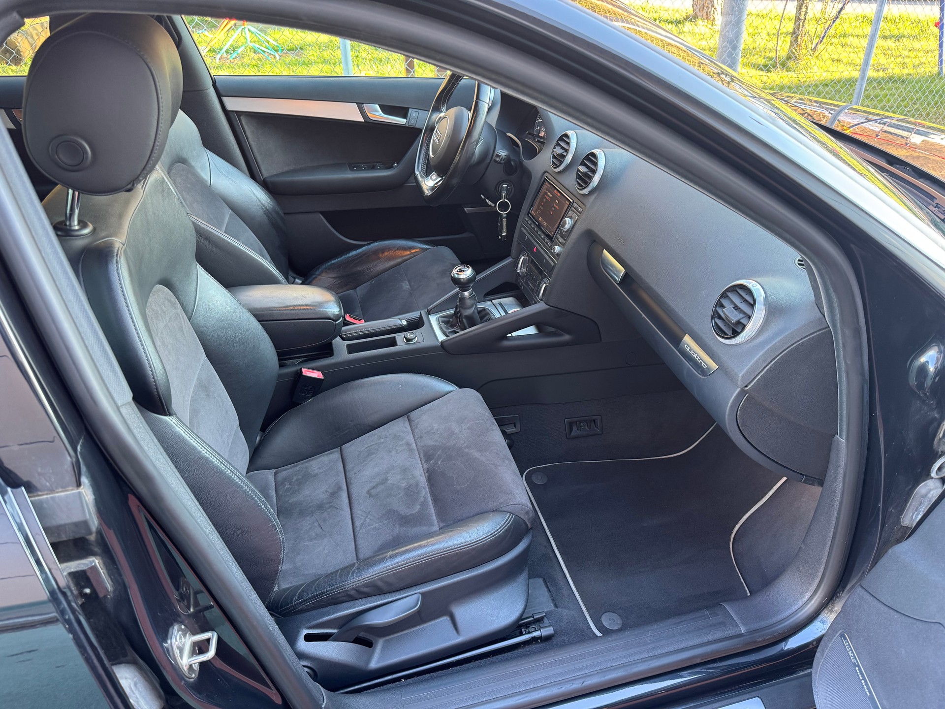AUDI S3 Sportback 2.0 TFSI quattro-image-9