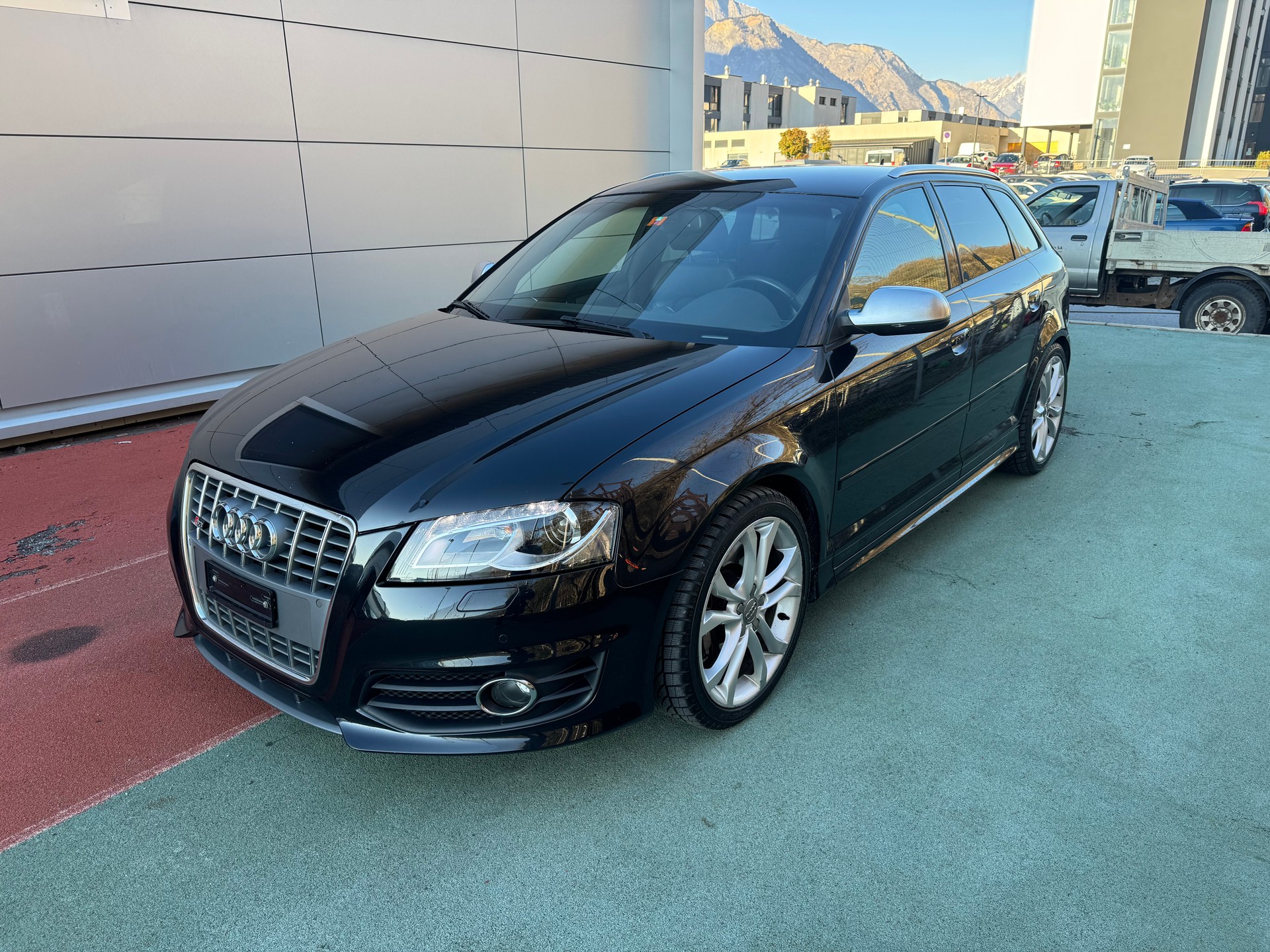 AUDI S3 Sportback 2.0 TFSI quattro-image-1
