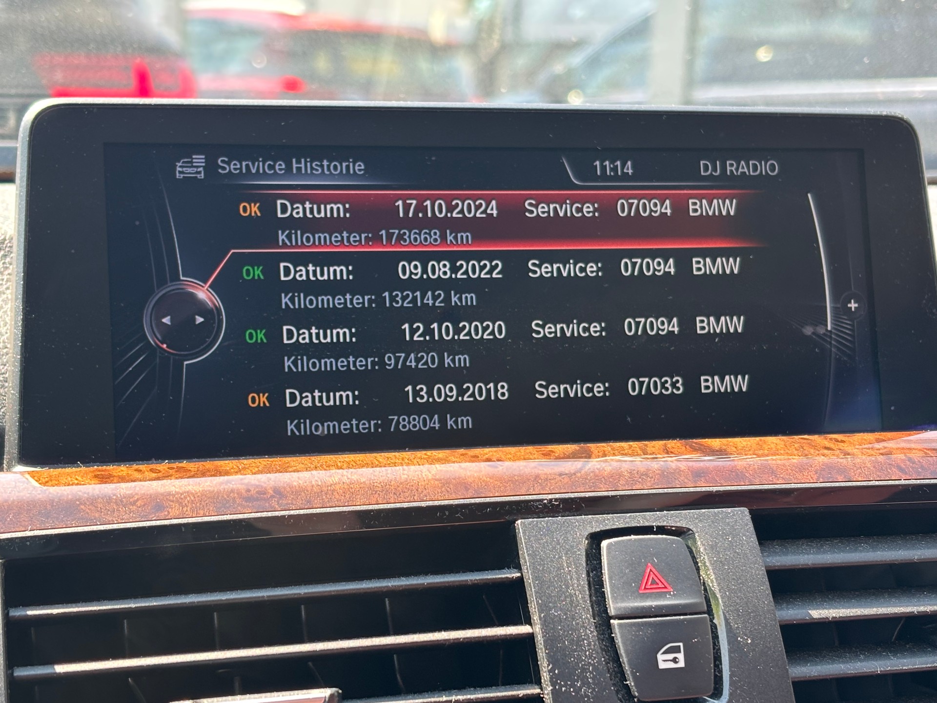 BMW 328i xDrive Touring Luxury Line Steptronic-image-13