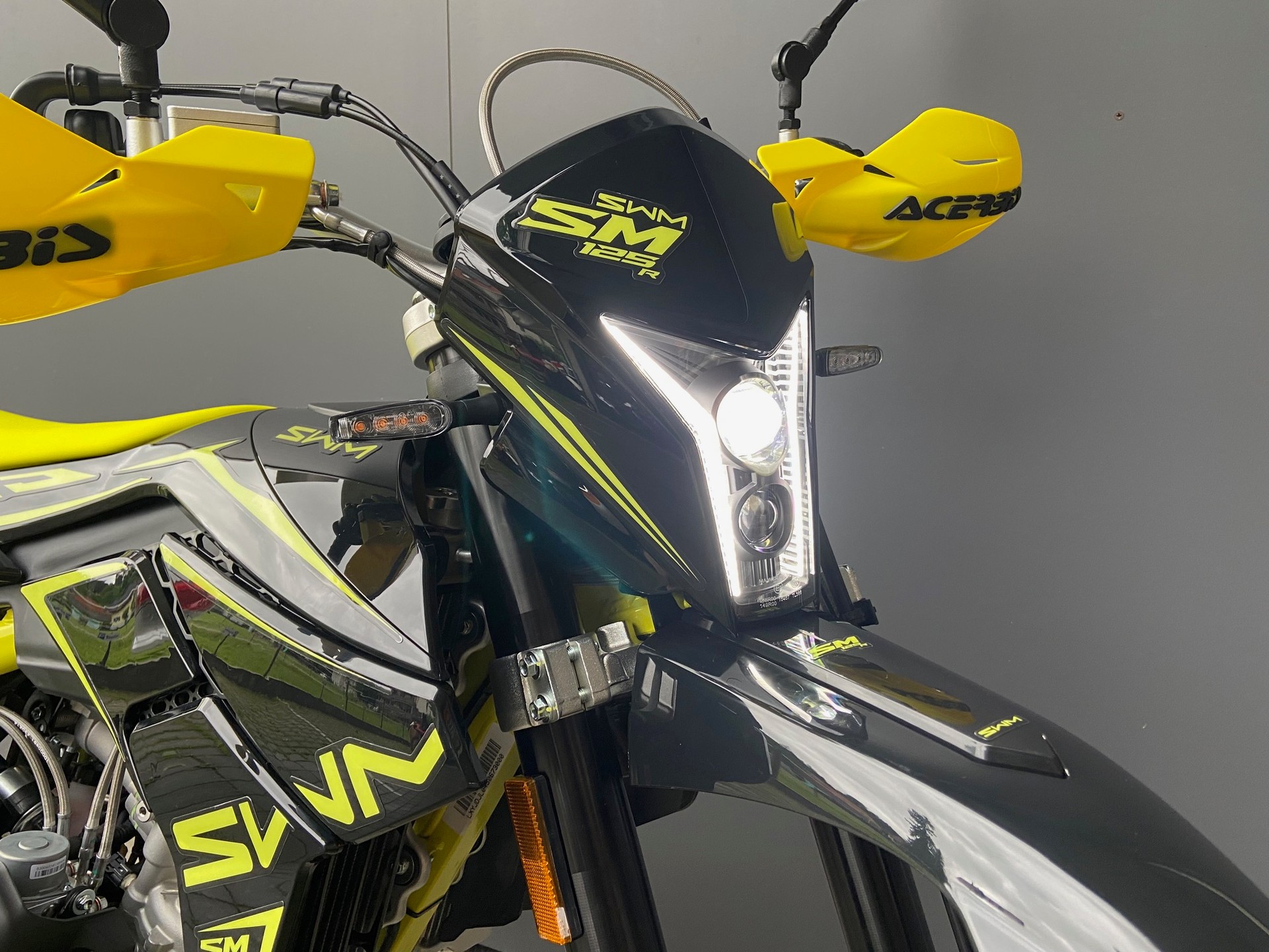SWM SM 125 R-showroom-element-1