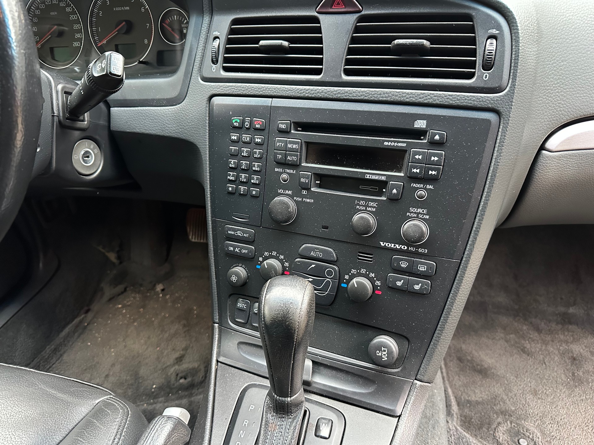 VOLVO V70 2.4 FIXPREIS-image-13