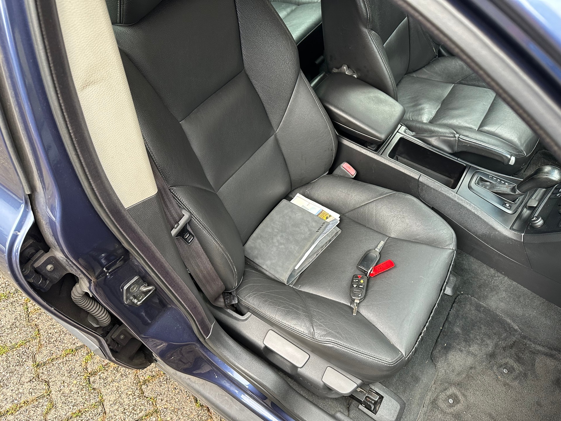 VOLVO V70 2.4 FIXPREIS-image-11