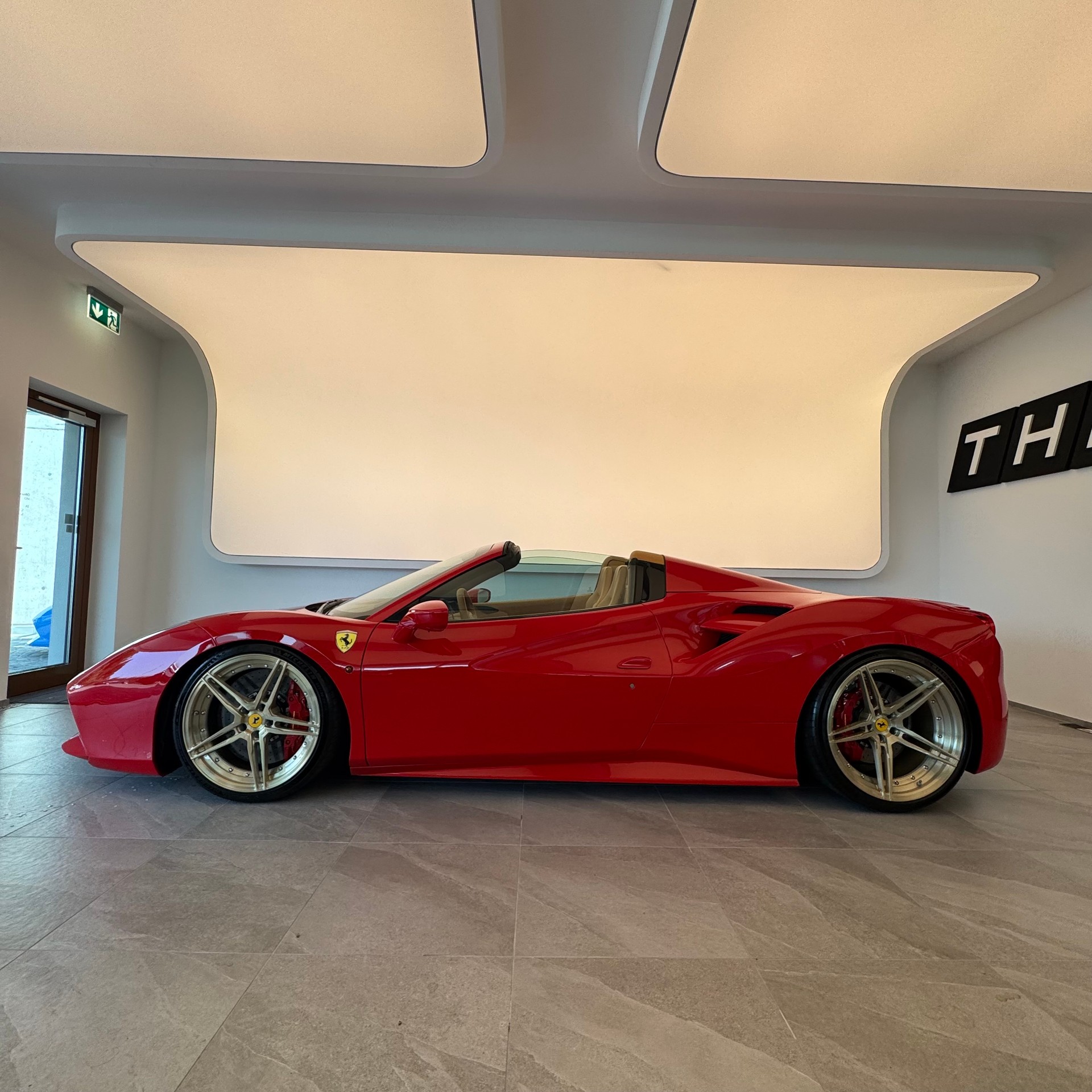 FERRARI 488 Spider 3.9 V8-image-3