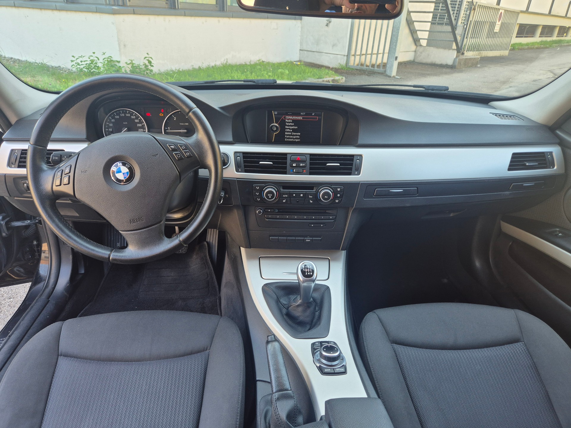 BMW 318-image-8