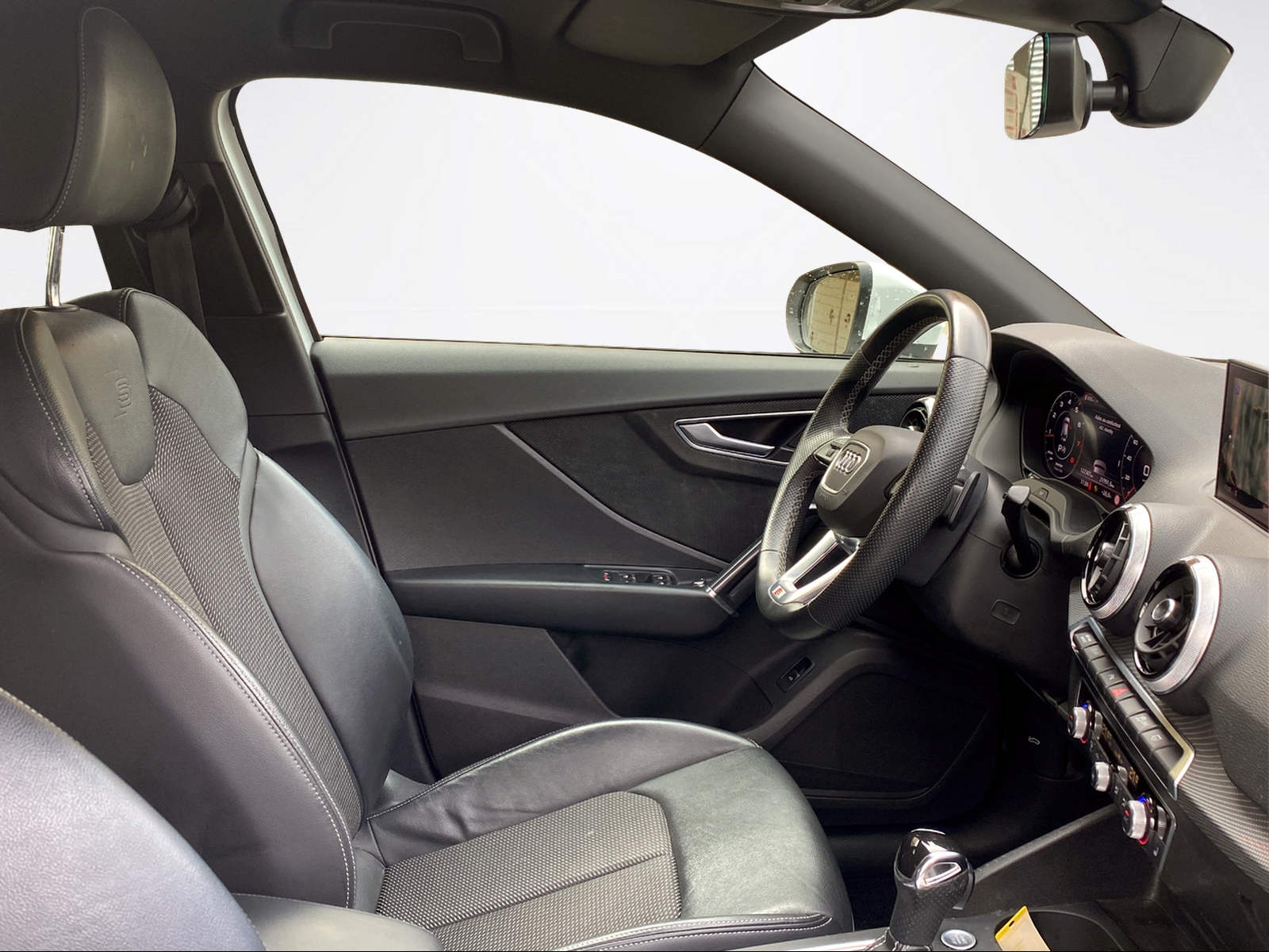 AUDI Q2 40 TFSI Attraction quattro S-tronic-image-8