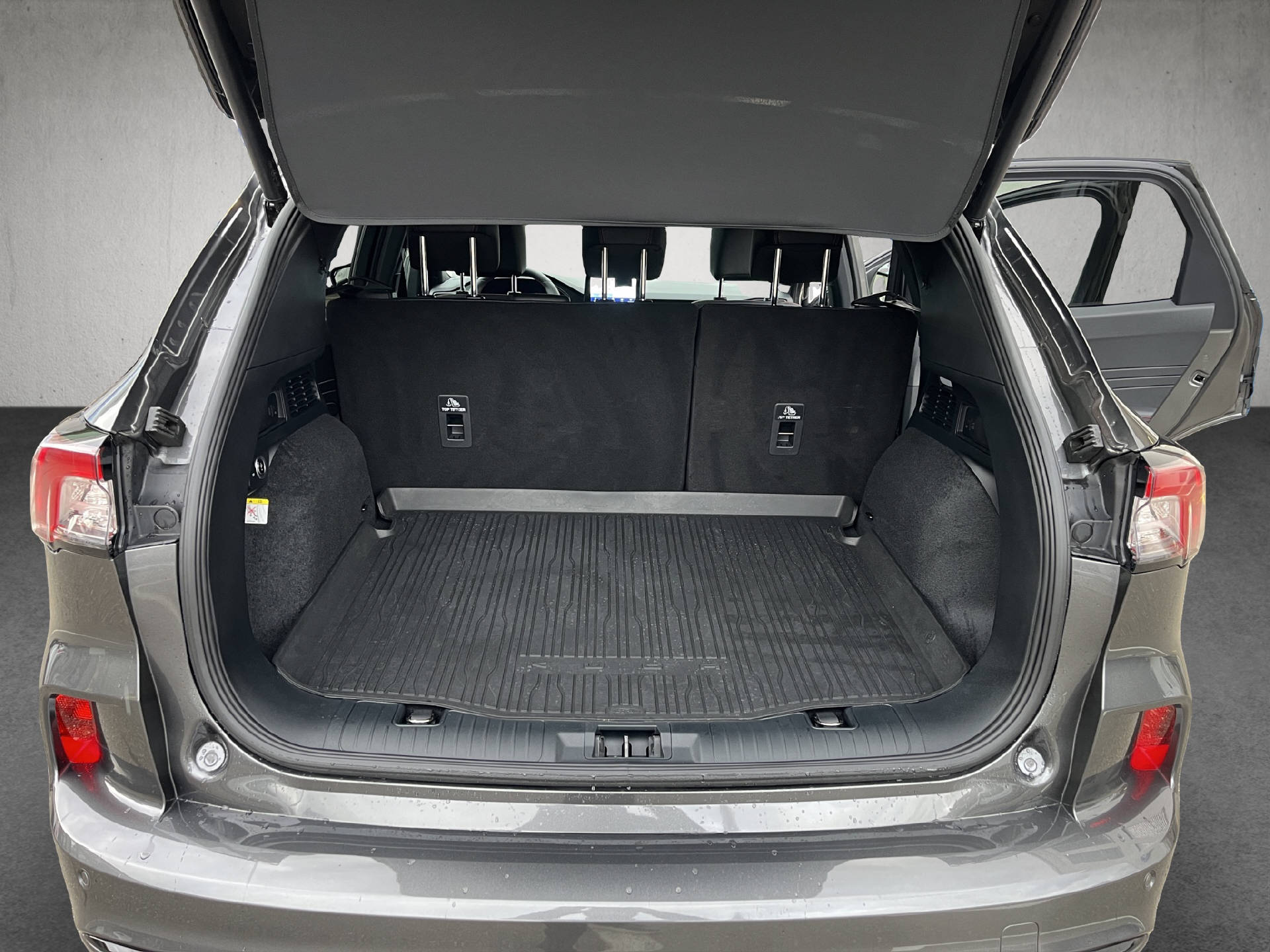 FORD Kuga 2.5 Plug-in Hybrid ST-Line X-image-15