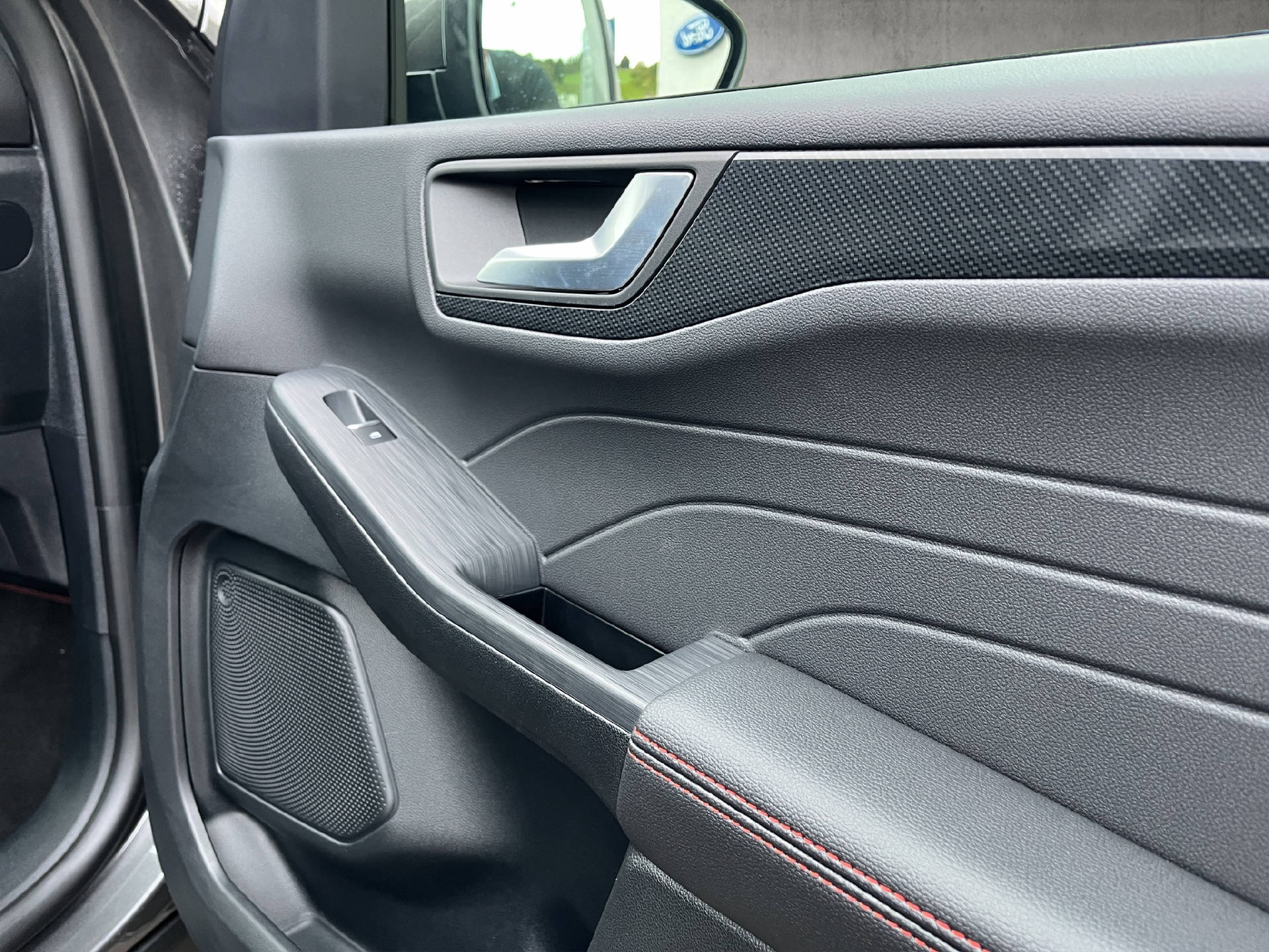 FORD Kuga 2.5 Plug-in Hybrid ST-Line X-image-12