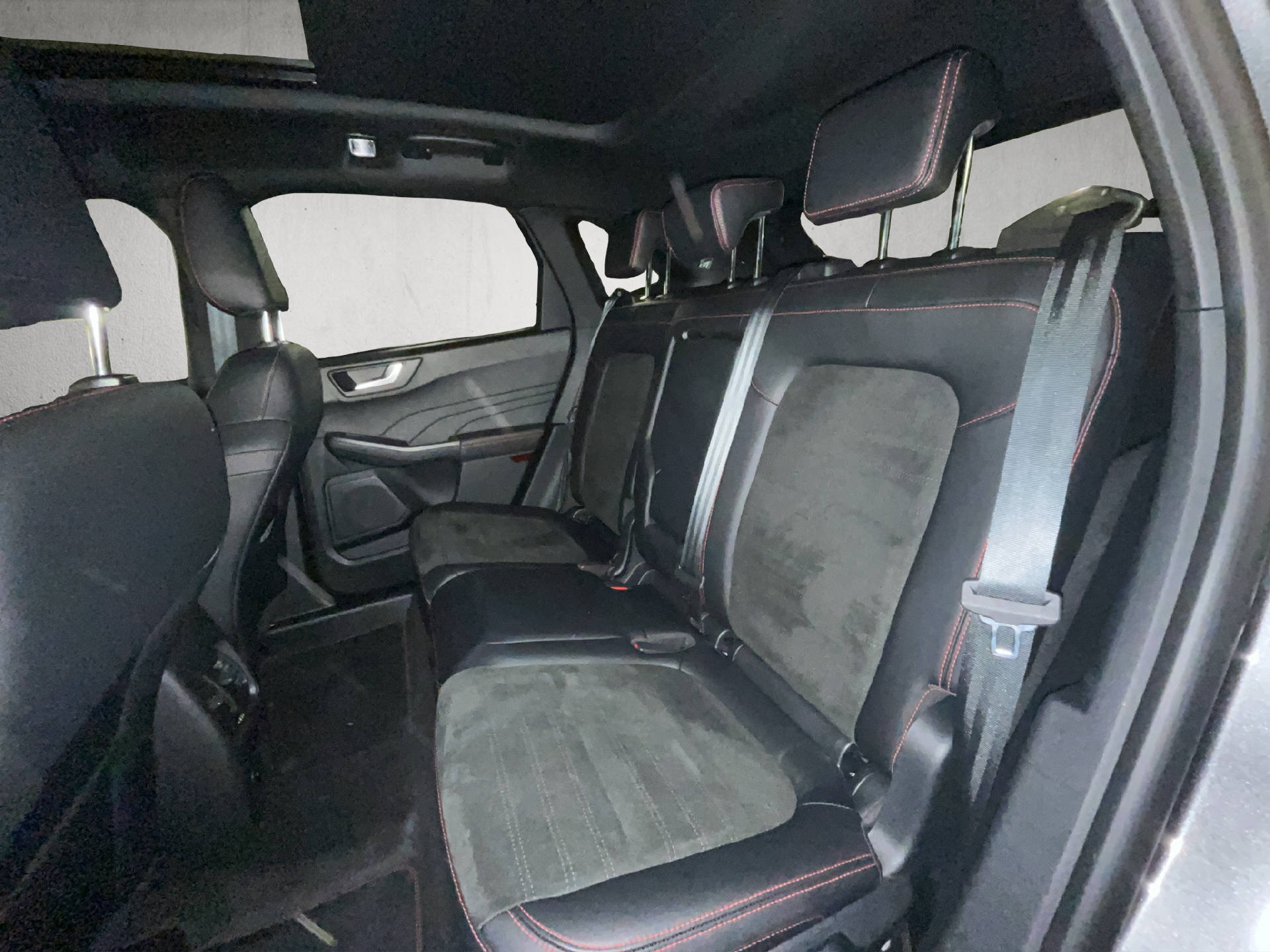 FORD Kuga 2.5 Plug-in Hybrid ST-Line X-image-28