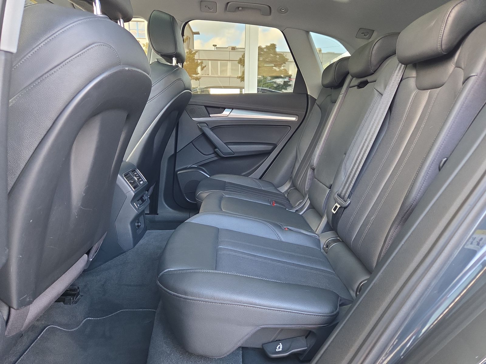 AUDI Q5 2.0 TFSI sport quattro S-tronic-image-8