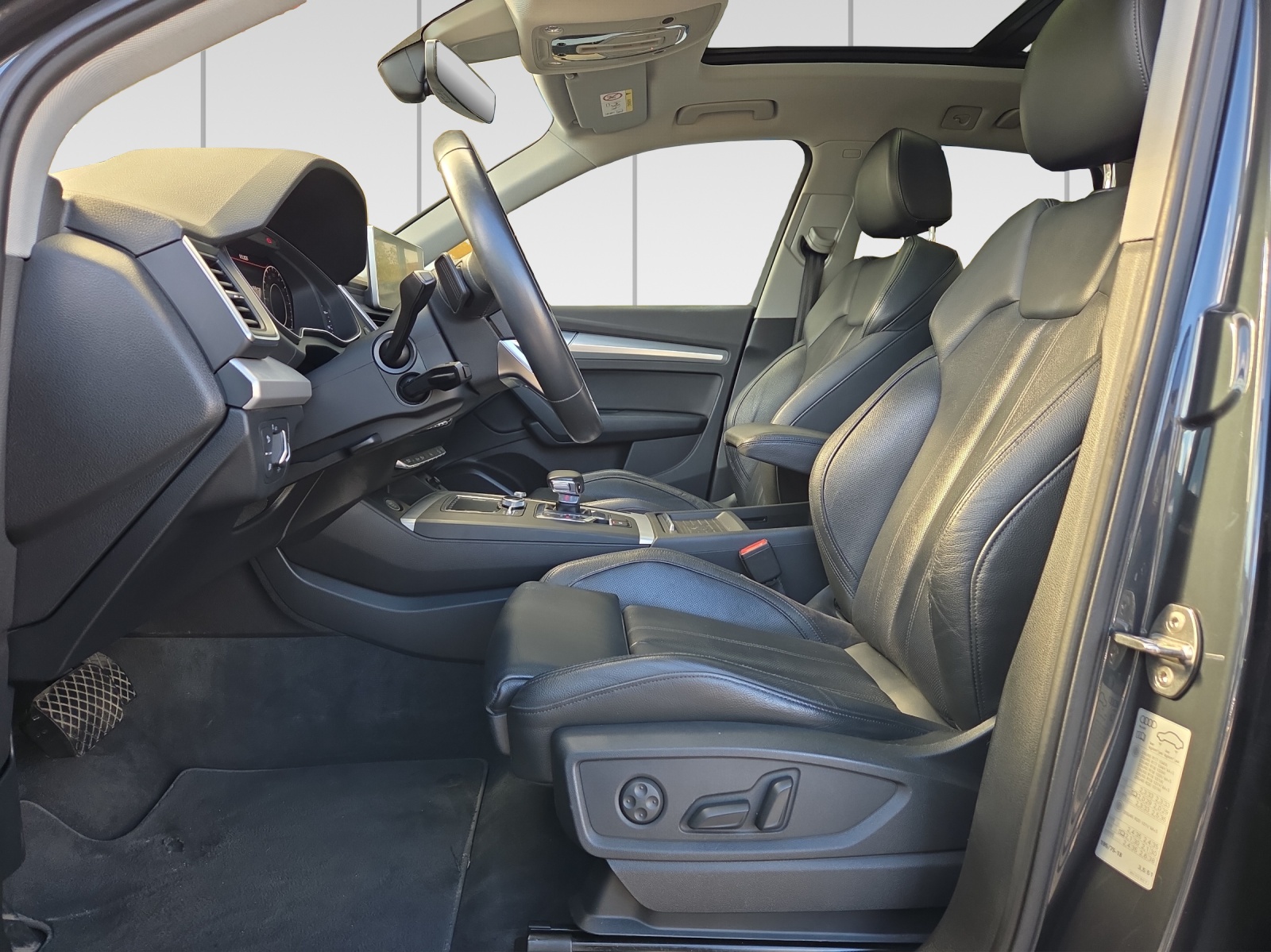 AUDI Q5 2.0 TFSI sport quattro S-tronic-image-5